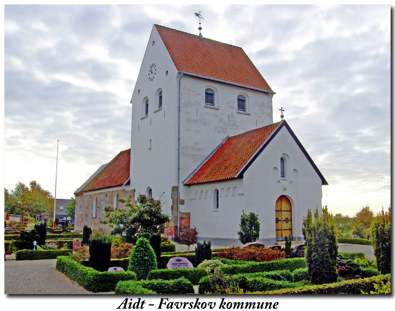 Photo showing: Aidt kirke (Favrskov) - frontside