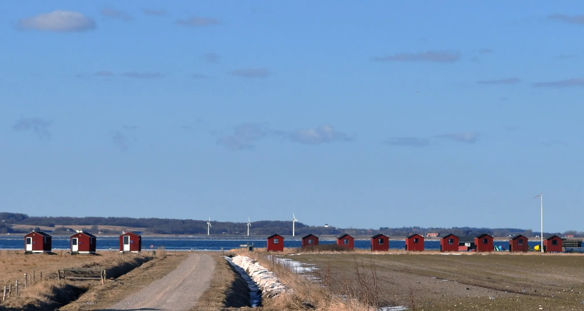 Photo showing: Turist- og fiskerhytter ved Staun havn