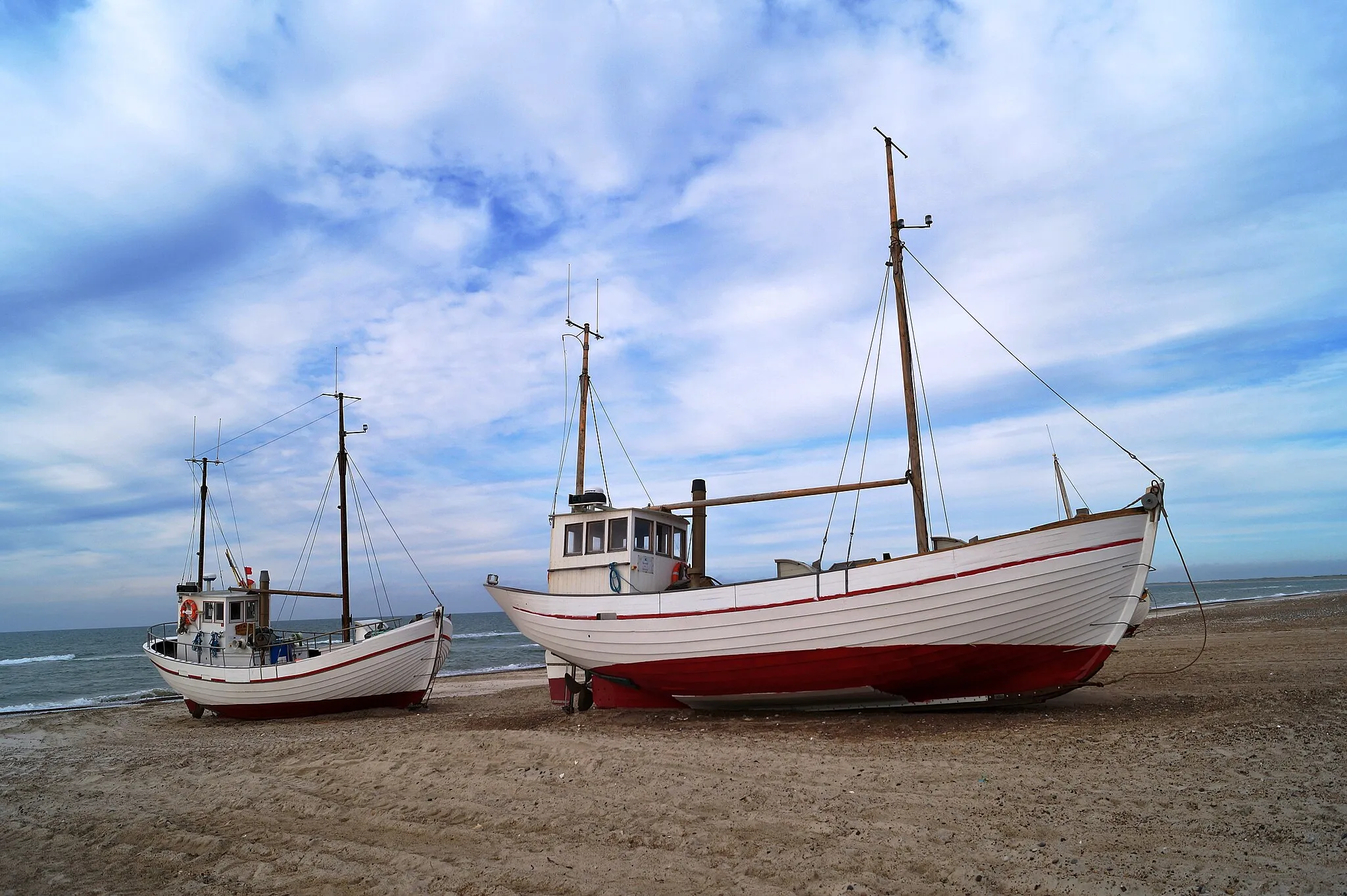 Photo showing: 2 Fischerbote am Slettestrand