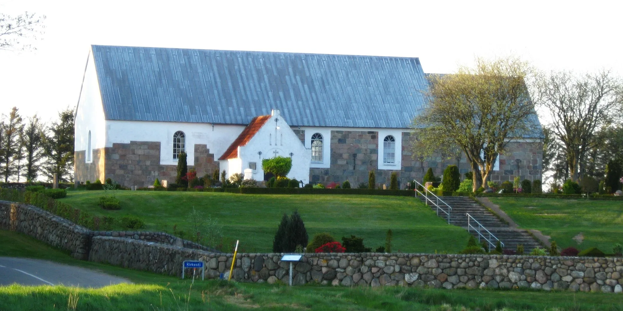 Photo showing: Jelstrup Kirke (Hjørring Kommune), genskabt i 2006 ved frivilligt arbejde