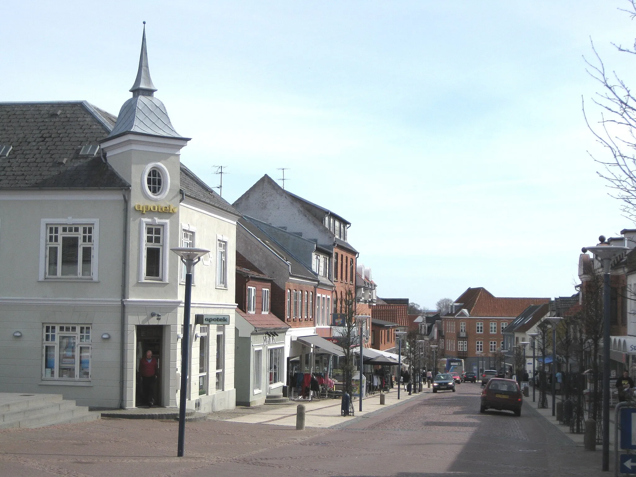 Photo showing: The main street of the small town "Aars". The town is located in North Jutland, Denmark.