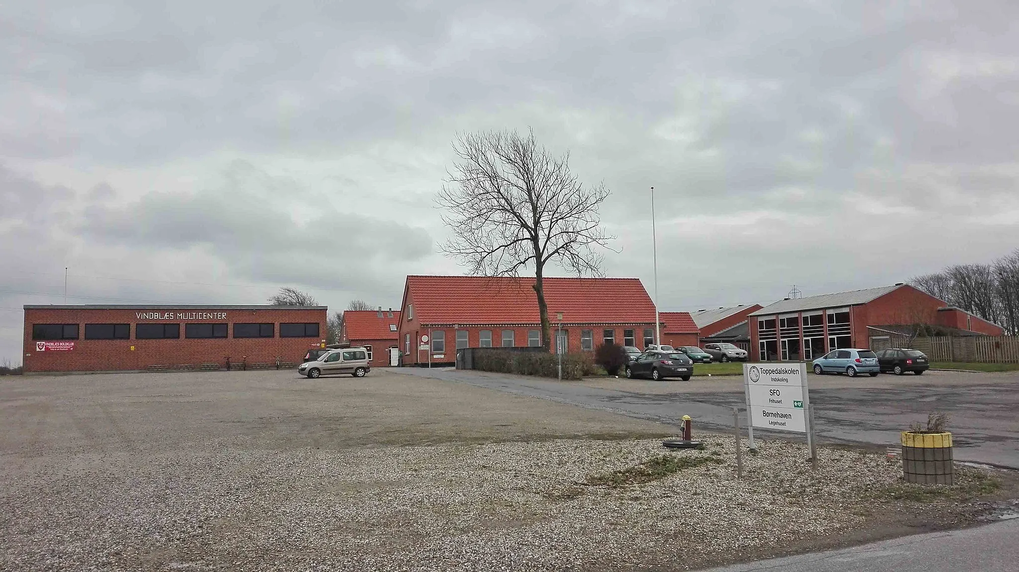 Photo showing: Vindblæs multicenter og skole