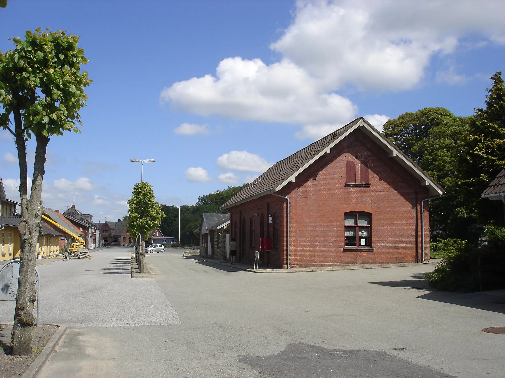 Photo showing: Møldrup Station fra vejsiden