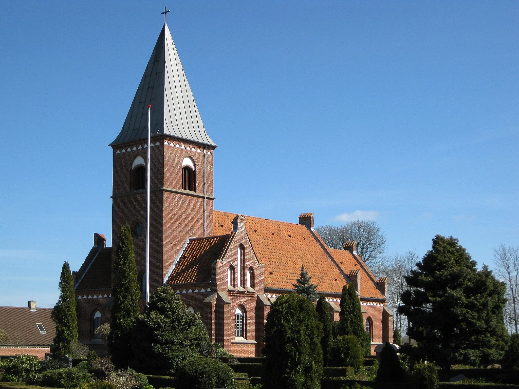 Photo showing: The church "Hjallerup Kirke" nearby the small town "Hjallerup". The church is located in North Jutland, Denmark.
