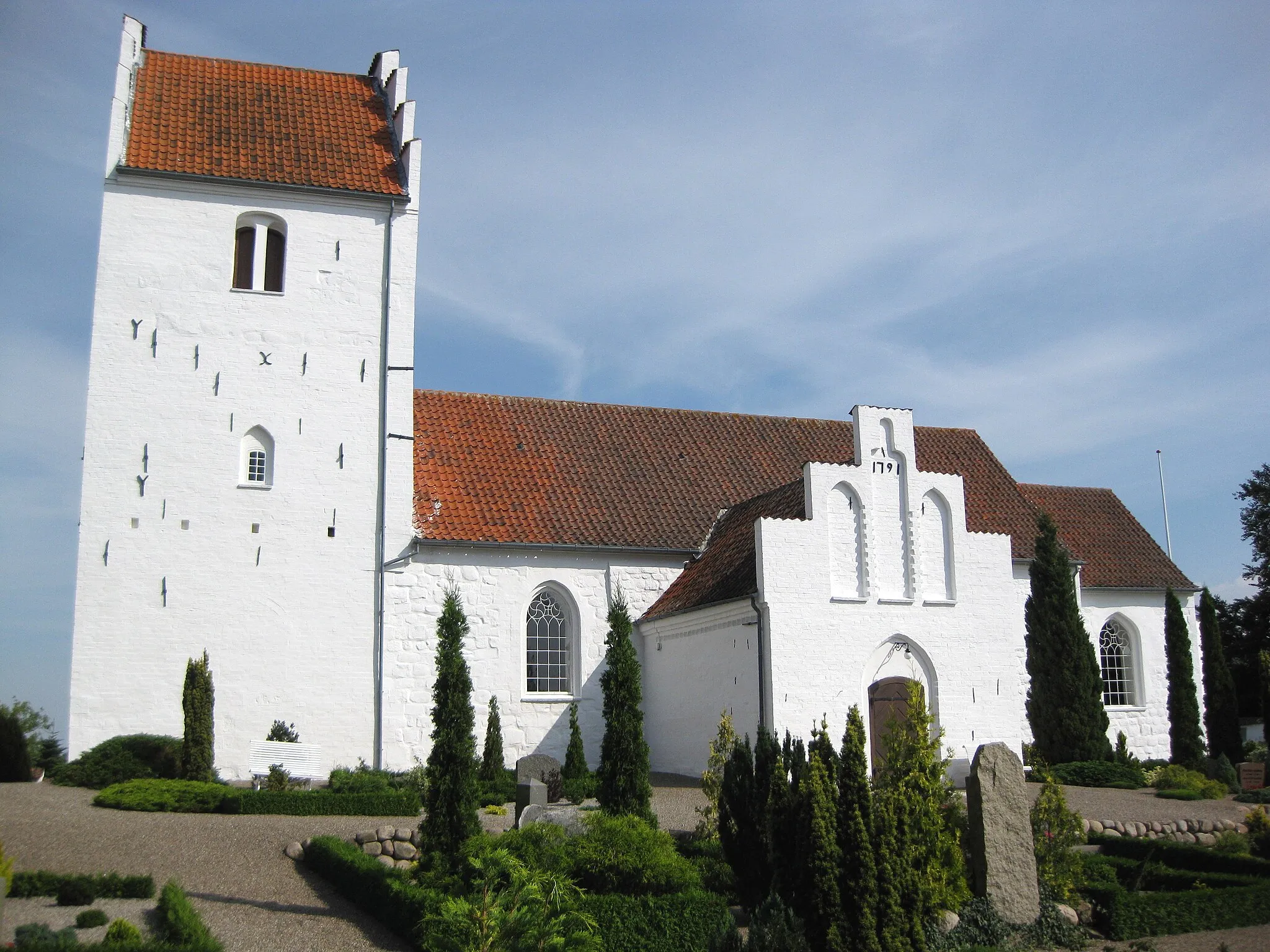 Photo showing: The church "Udby Kirke" in the village "Udby", Vordingborg Municipality. The village is located on South Zealand in east Denmark.