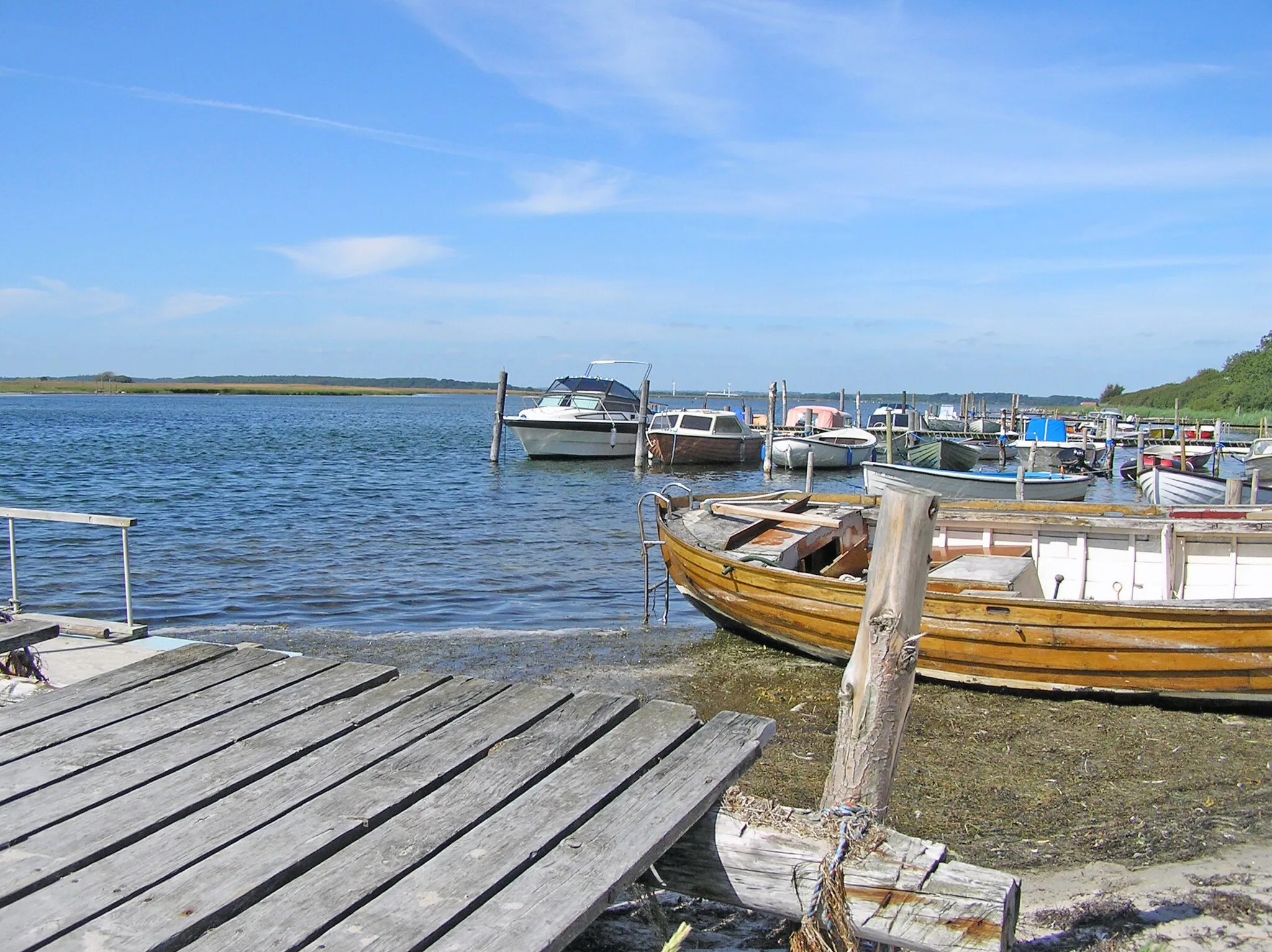 Photo showing: Det lille fiskerleje ved Dybsø (Svinø Strand)