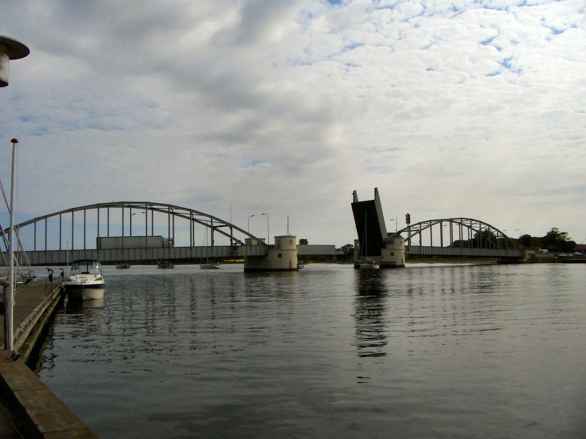 Photo showing: Guldborg brug