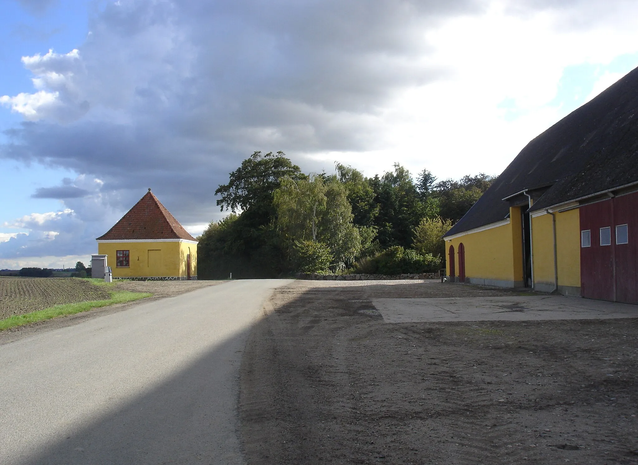 Photo showing: Løvegård, porthuset