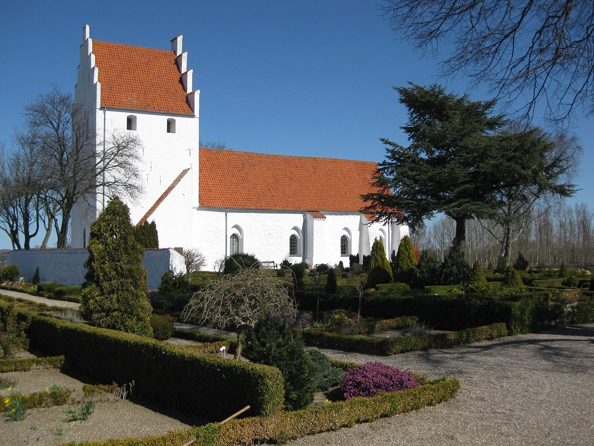 Photo showing: The church "Føllenslev Kirke" located in Kalundborg Municipality, West Zealand, Denmark.