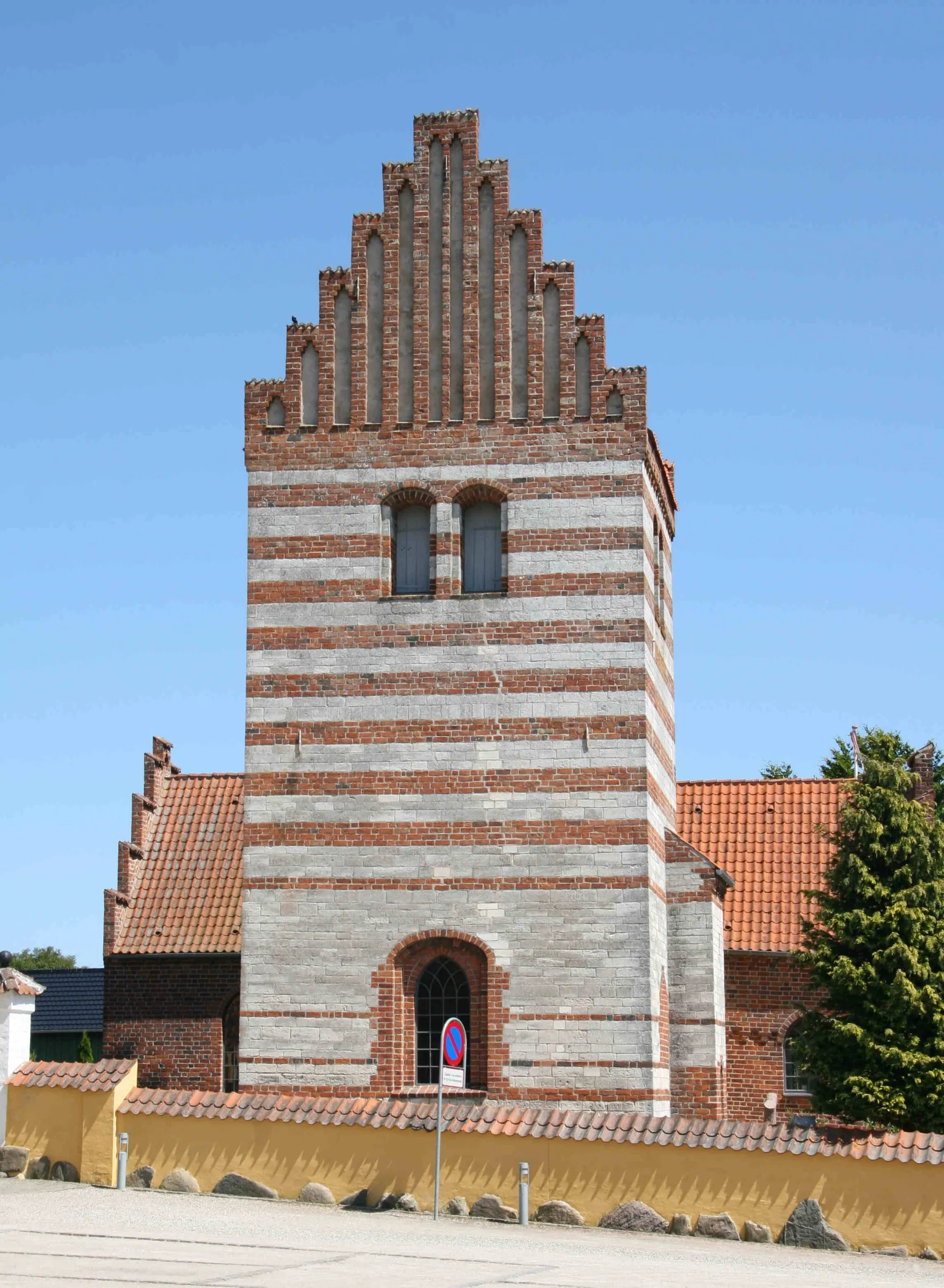 Photo showing: Ølsemagle Kirke, near Køge, Denmark.

Belfry.