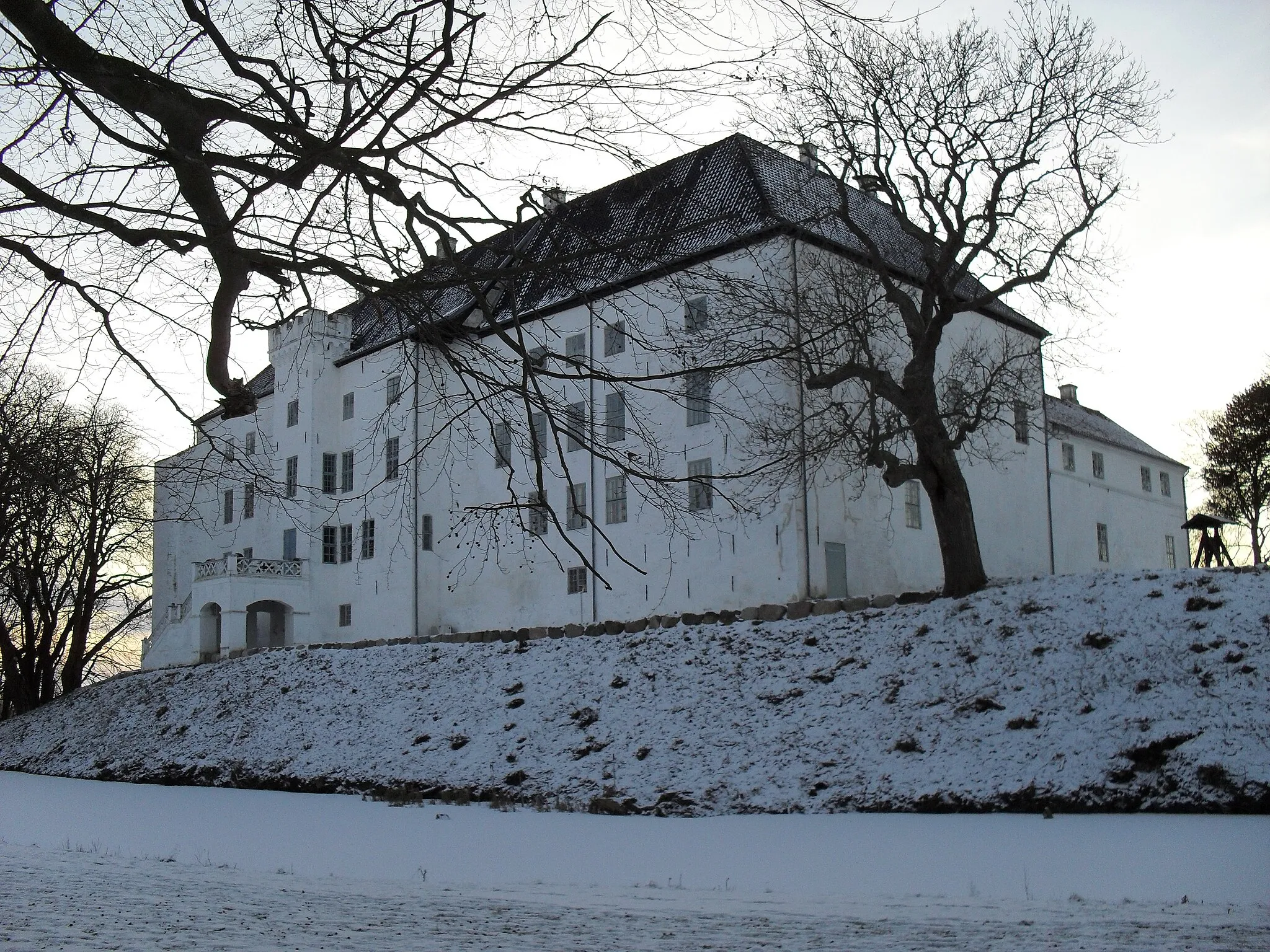 Photo showing: Dragsholm castle in Winter