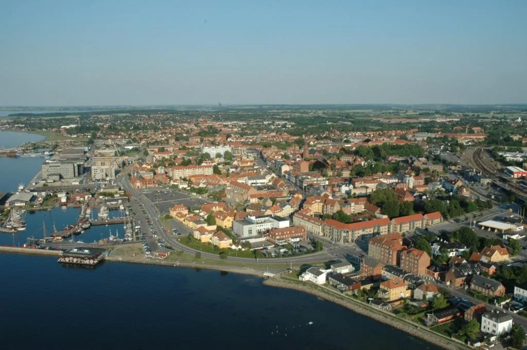 Photo showing: Aerial view of Danish city Holbæk seen from the harbour into the city (south east).