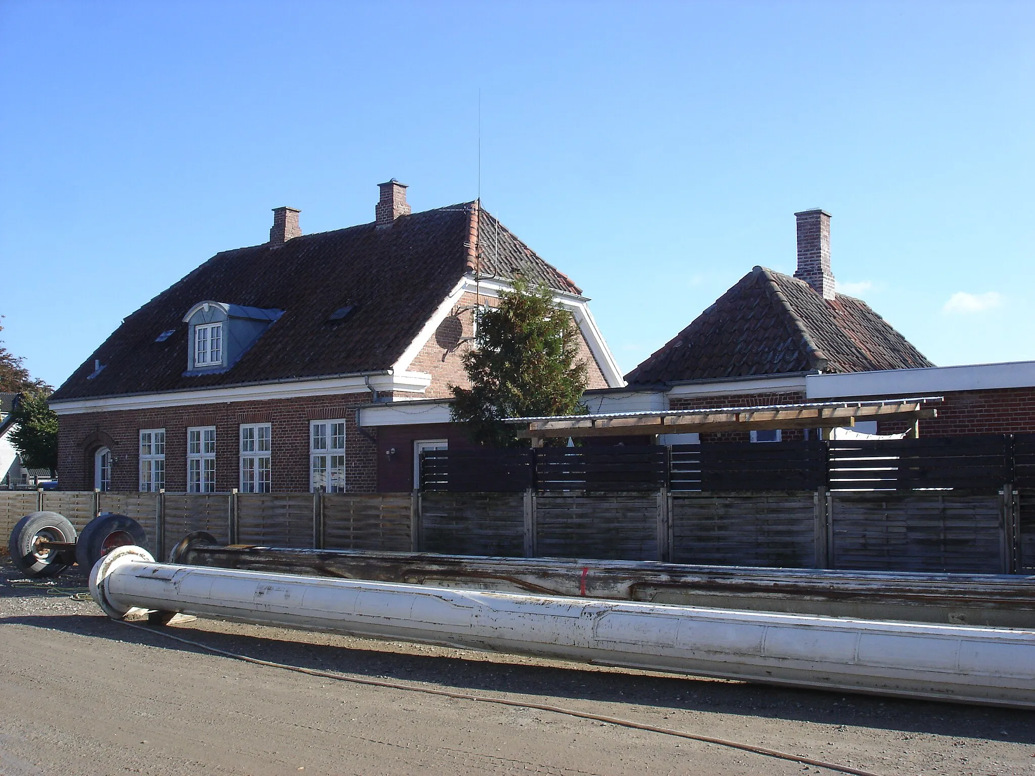 Photo showing: Bjæverskov Station fra sporsiden