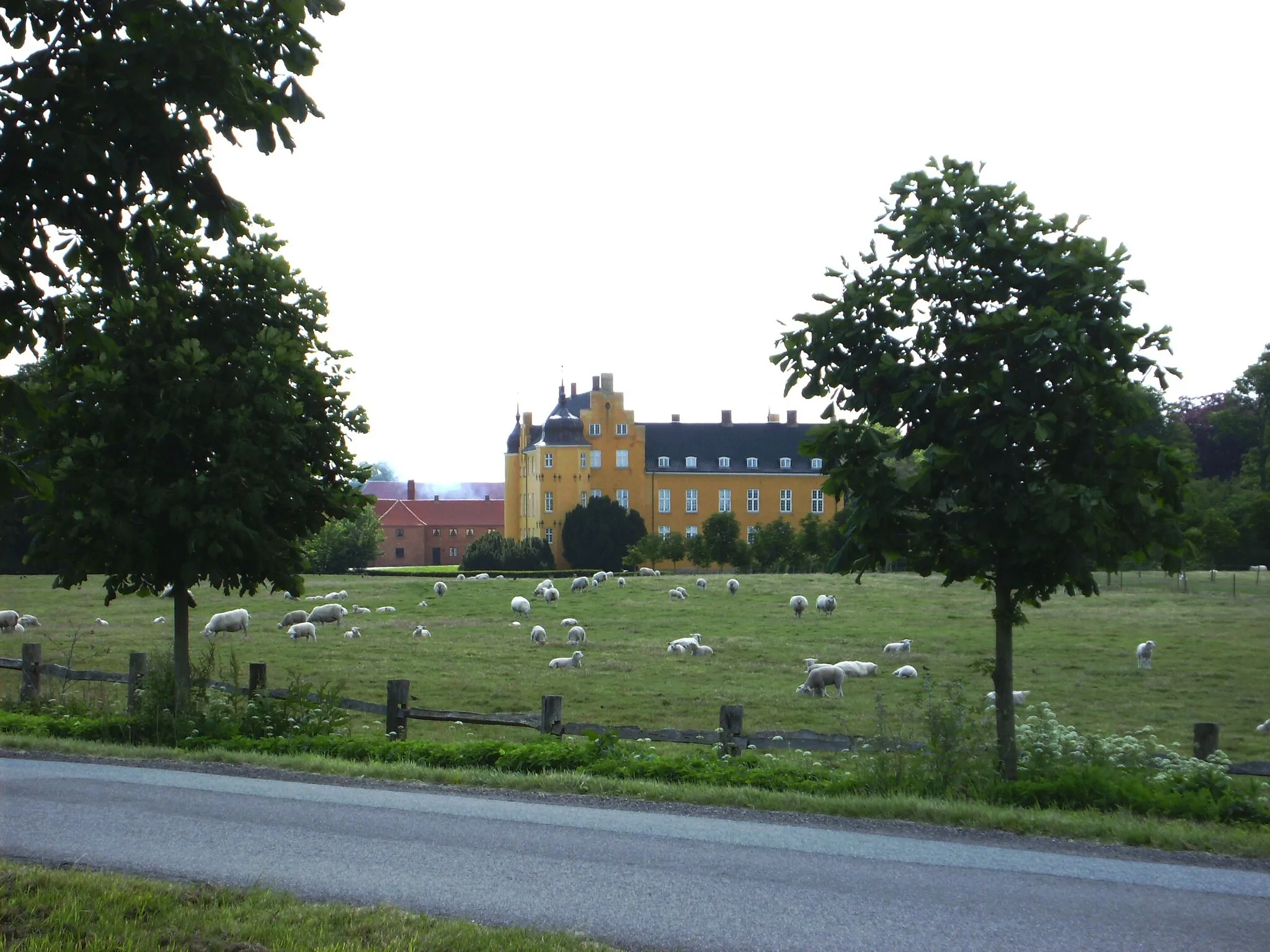 Photo showing: Herregården Krenkerup ved Sakskøbing

The estate Krenkerup near Sakskøbing, Denmark