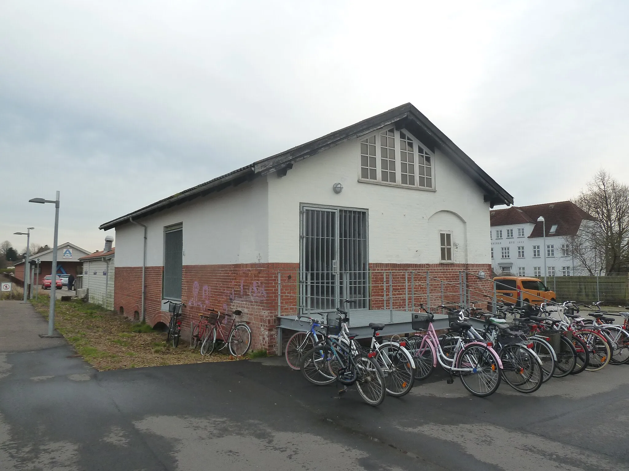 Photo showing: Svinninge Station on Odsherredsbanen in Denmark.