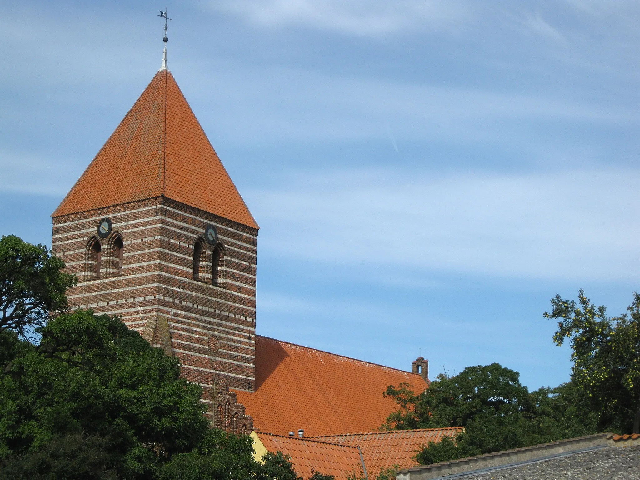 Photo showing: View at the tower of the church "Stege Kirke" in the small town "Stege". The town is located on the island Møn south of Zealand in east Denmark.
