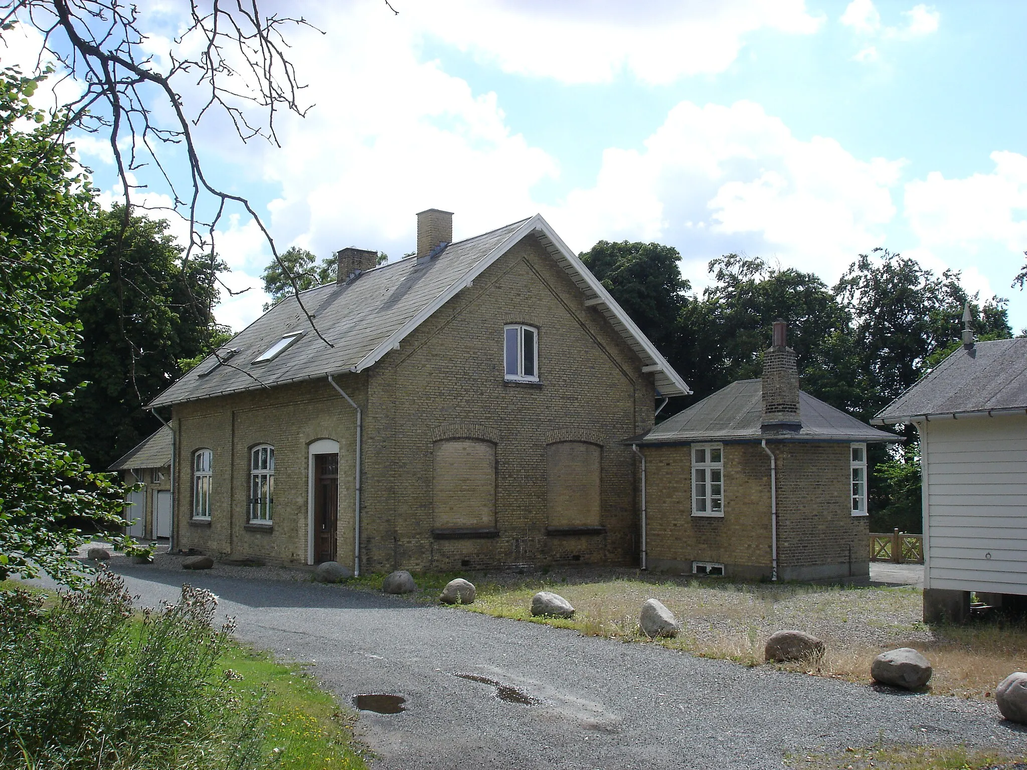 Photo showing: Fodby Station, vejsiden fra V