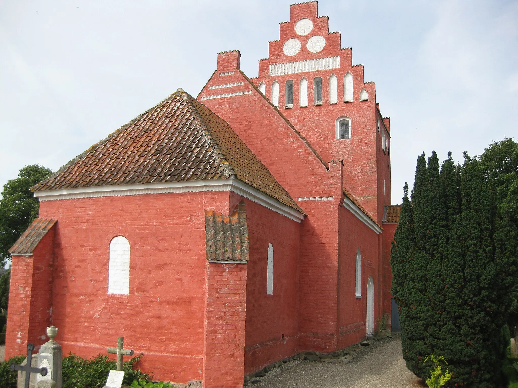 Photo showing: The church "Falkerslev Kirke" in the village "Falkerslev". The village is located on the island Falster in east Denmark.