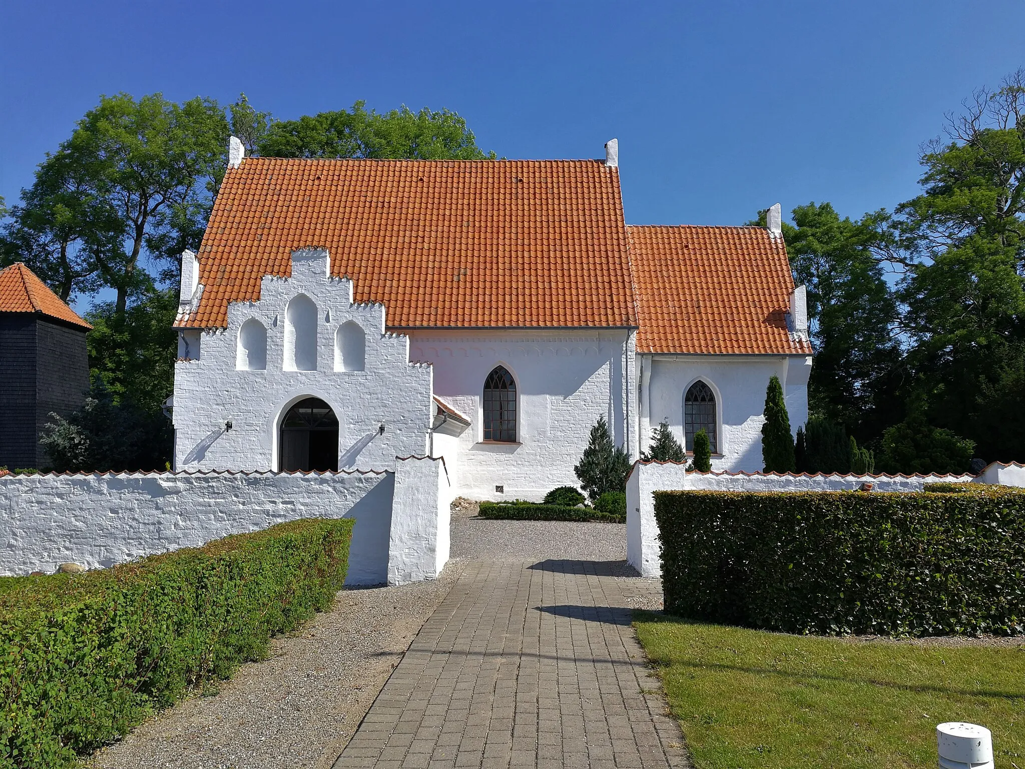 Photo showing: Gloslunde Church at Gloslunde Gade 38 
4983 Dannemare

Danmark