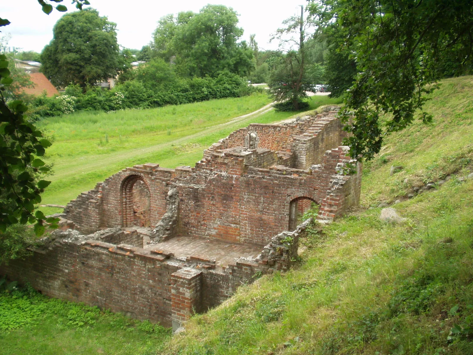 Photo showing: Ruiner etter Antvorskov kloster i Slagelse på Sjælland hvor biskop Mogens fra Hamar satt i fangenskap fra 1537 til han døde i 1542. Foto Egil Enemo