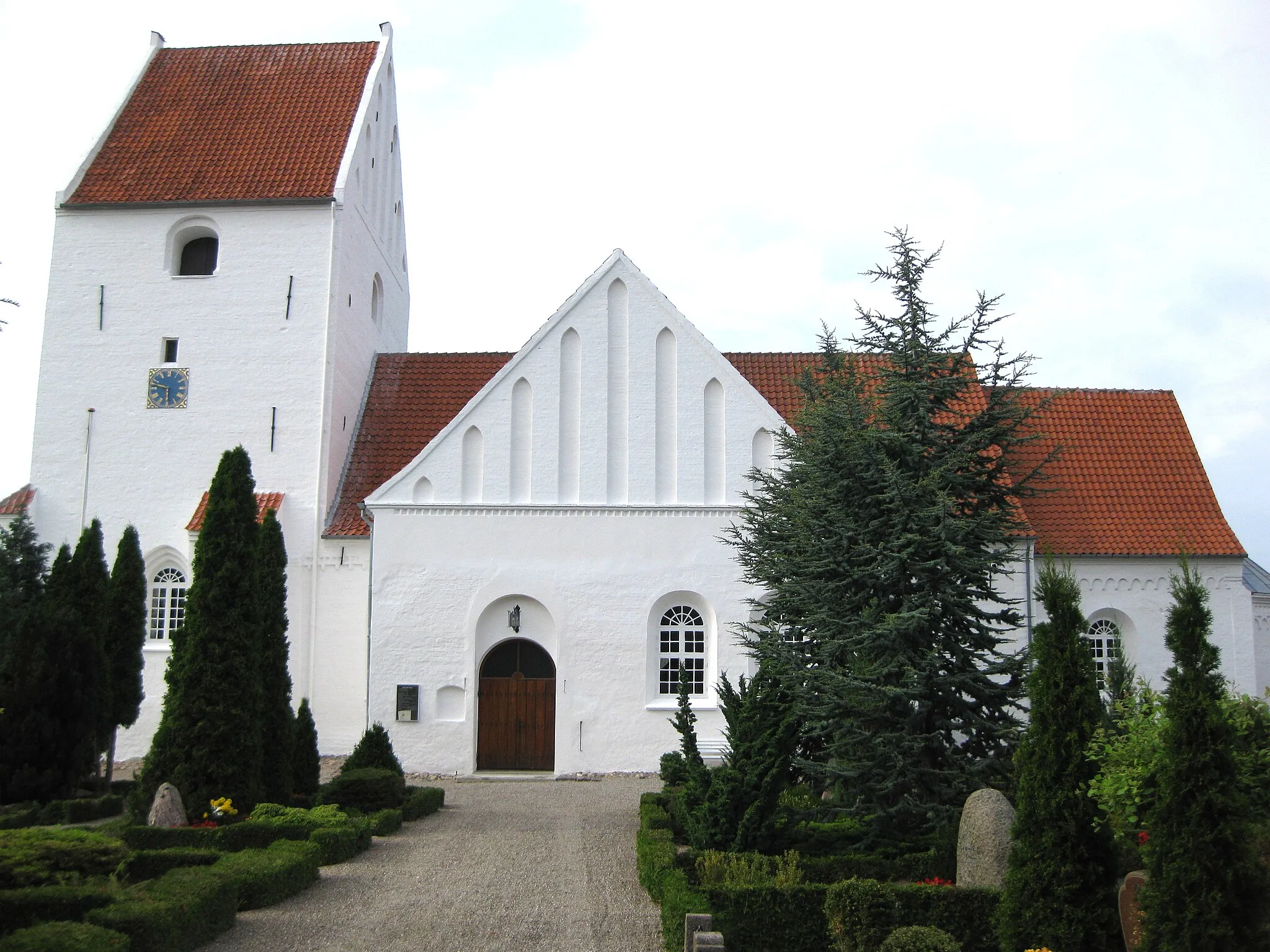 Photo showing: The church "Horslunde Kirke" in the village "Horslunde". The village is located on the island Lolland in east Denmark.