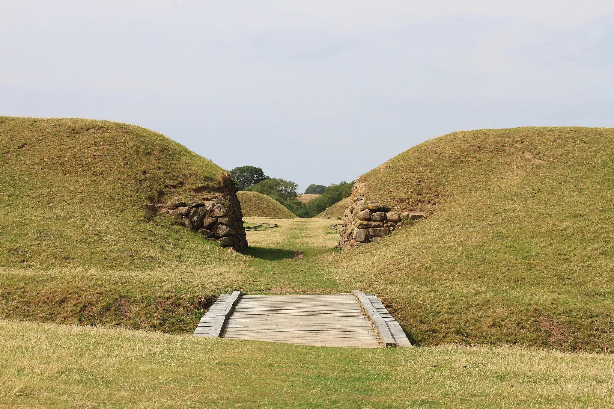 Photo showing: Within the viking ring castle of the open-air museum Trelleborg (Slagelse), Denmark.