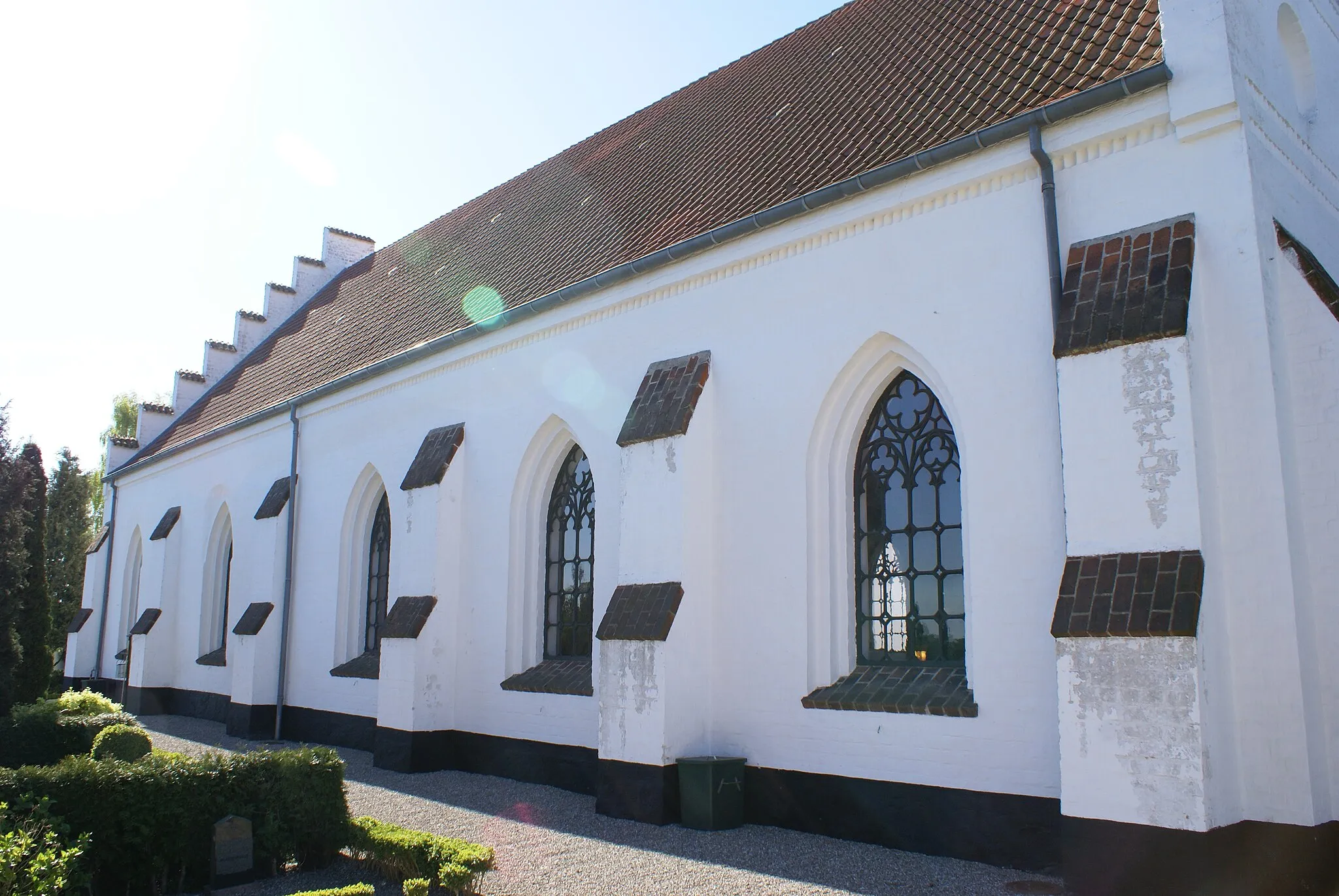 Photo showing: Herlufmagle Kirke set bagfra