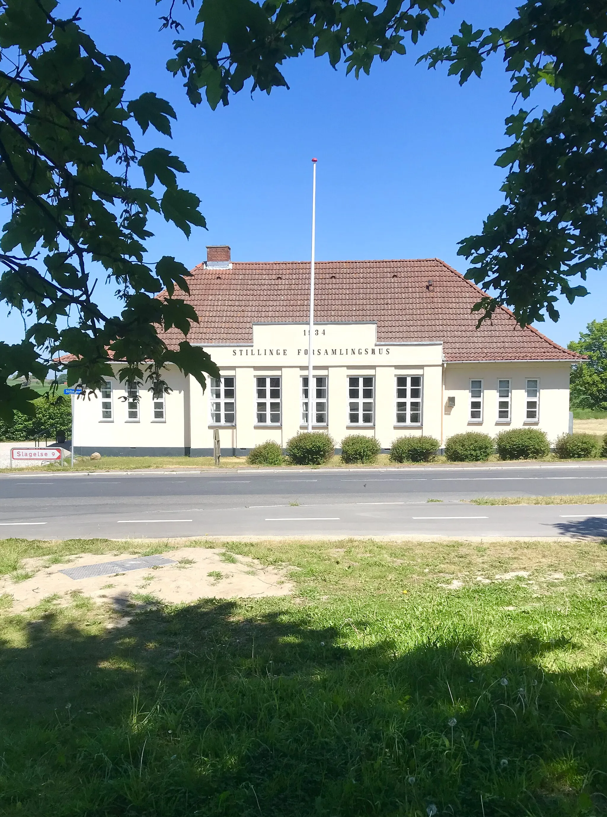 Photo showing: Kirke Stillinge Forsamlingshus, Denmark.