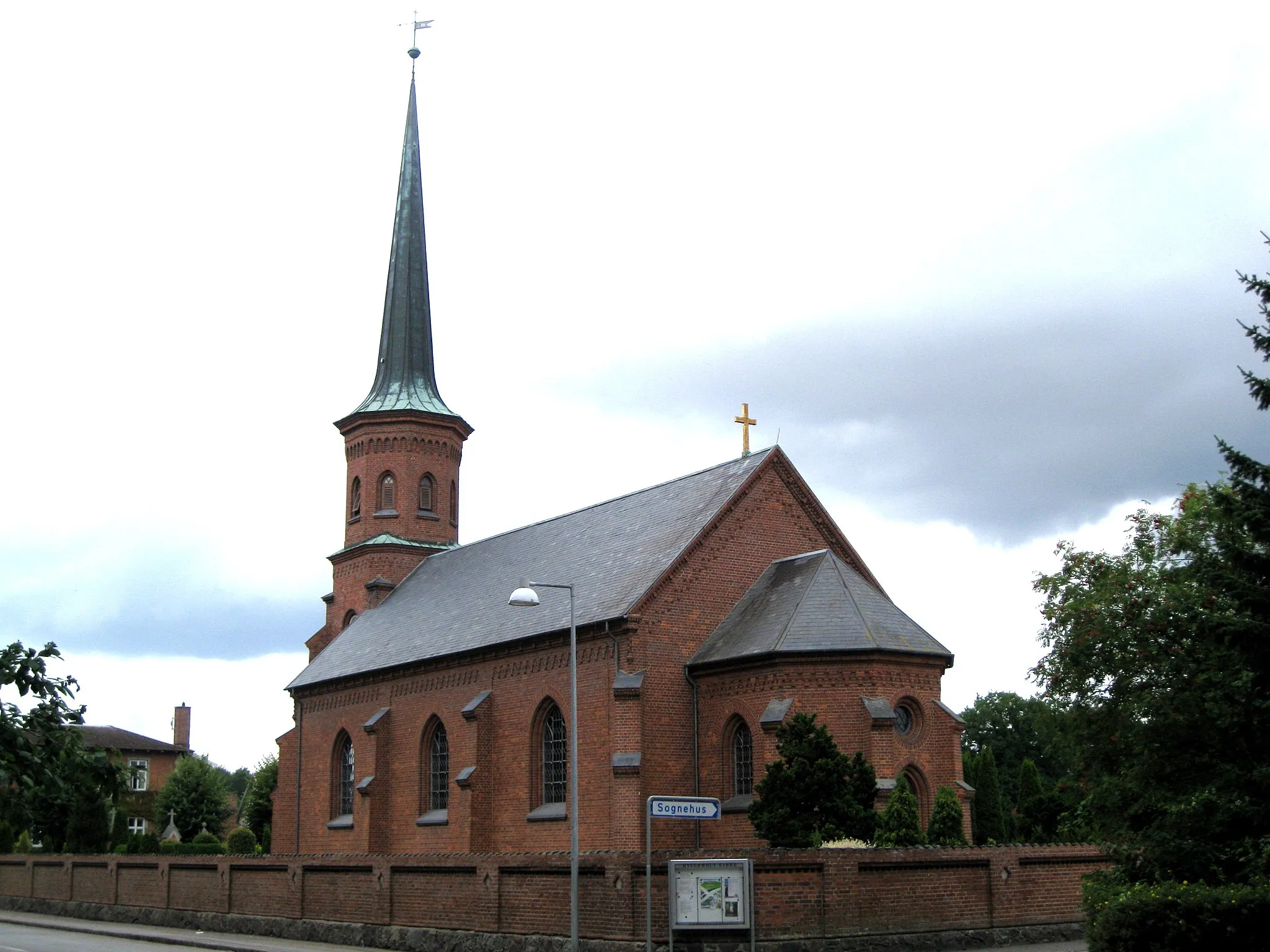 Photo showing: The church "Hylleholt Kirke" of the small town "Faxe Ladeplads". The town is located on South Zealand in east Denmark.