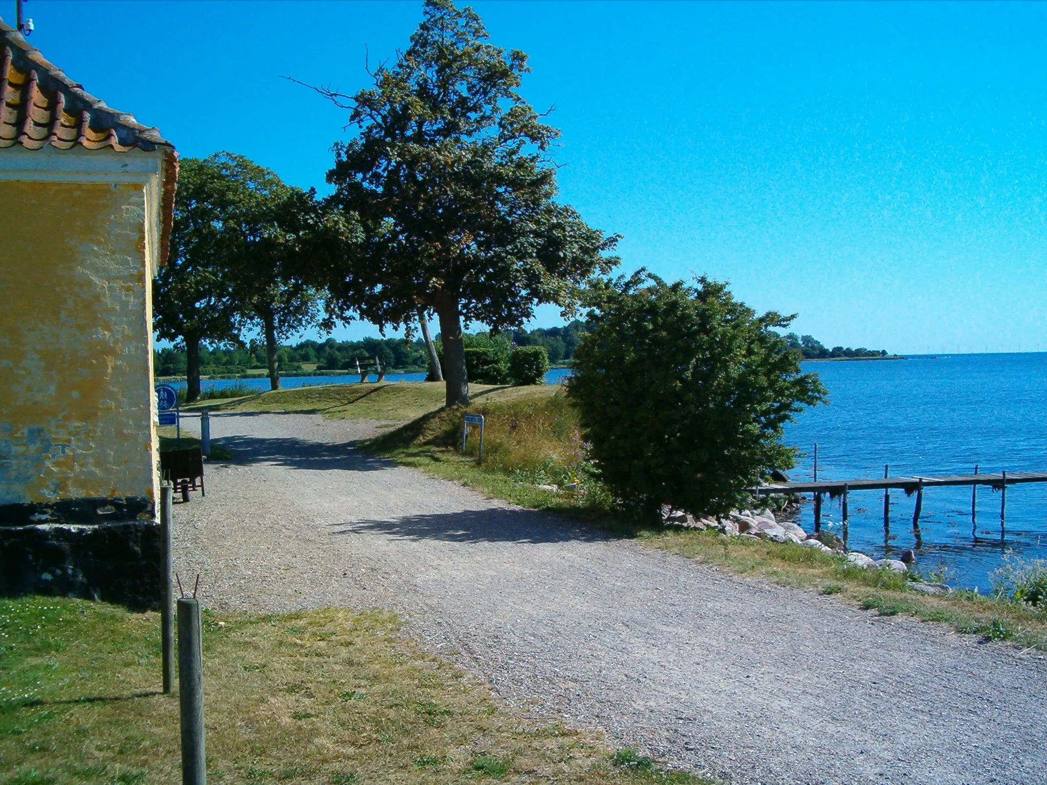 Photo showing: Skanseanlæg ved indløbet til Nysteds havn fra krigen mod England i 1801.

--Erik Damskier 19:34, 7 July 2006 (UTC)