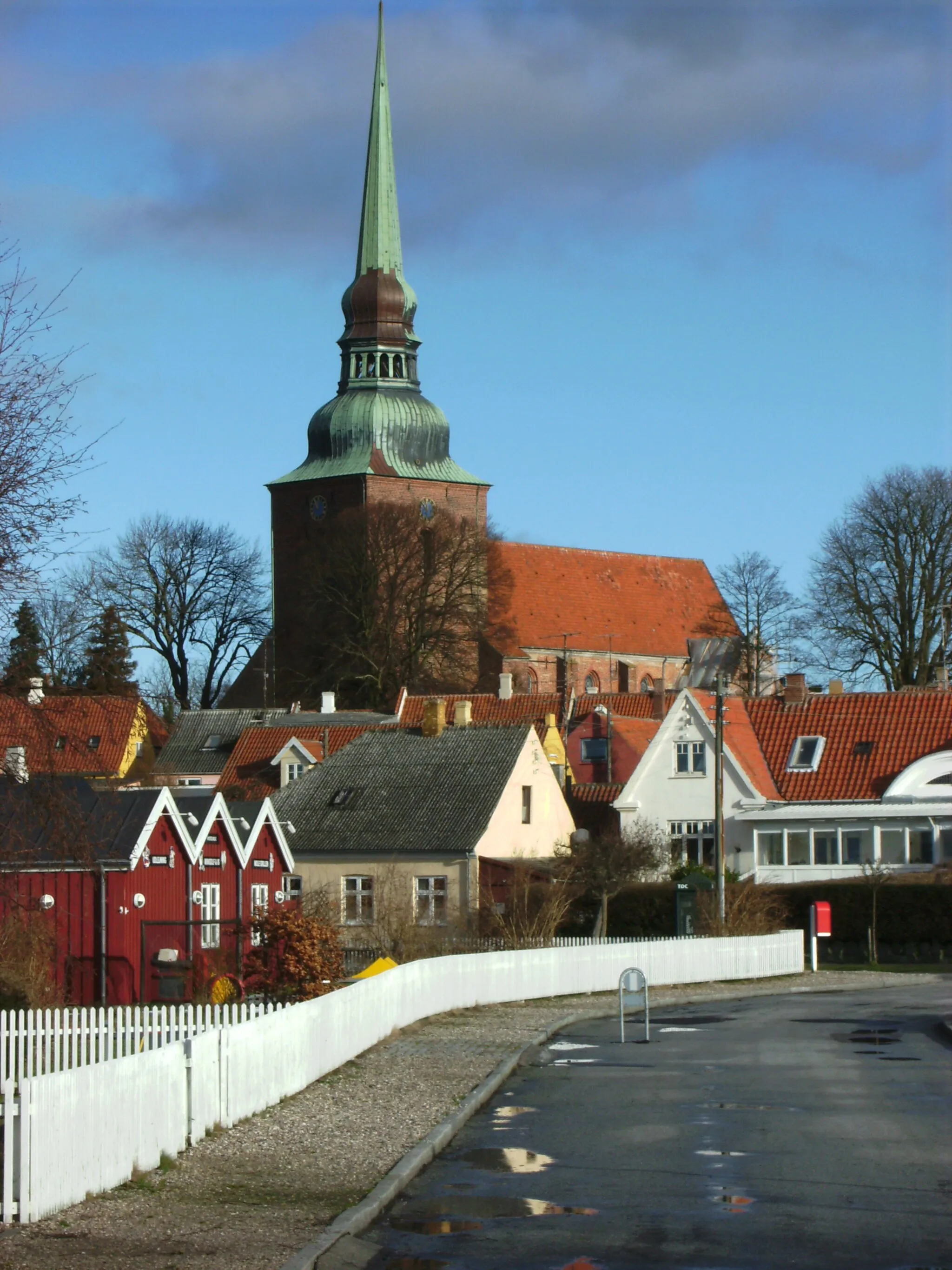 Photo showing: Nysted Kirke set fra havnen, Danmark