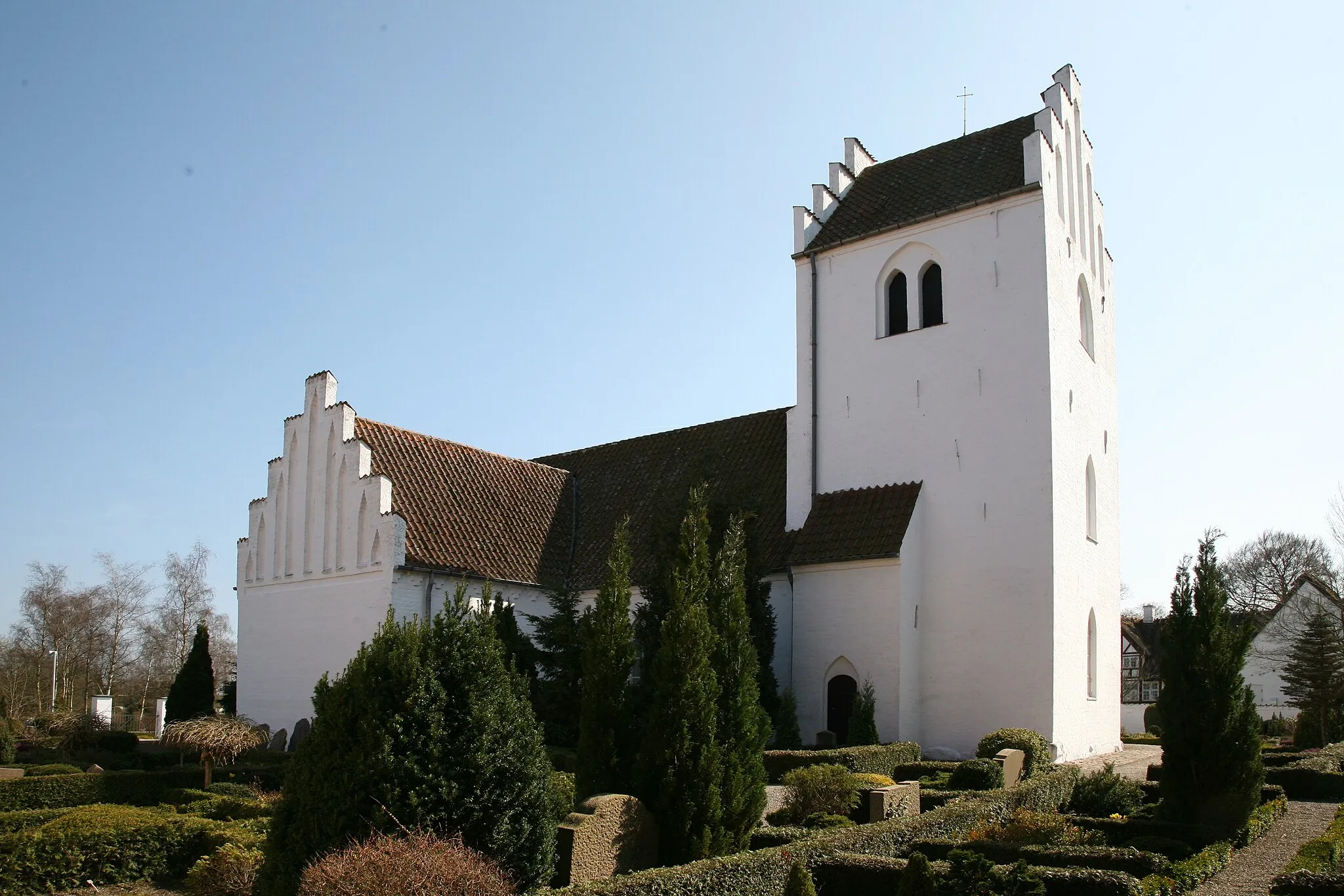 Photo showing: Lynge church near Sorø