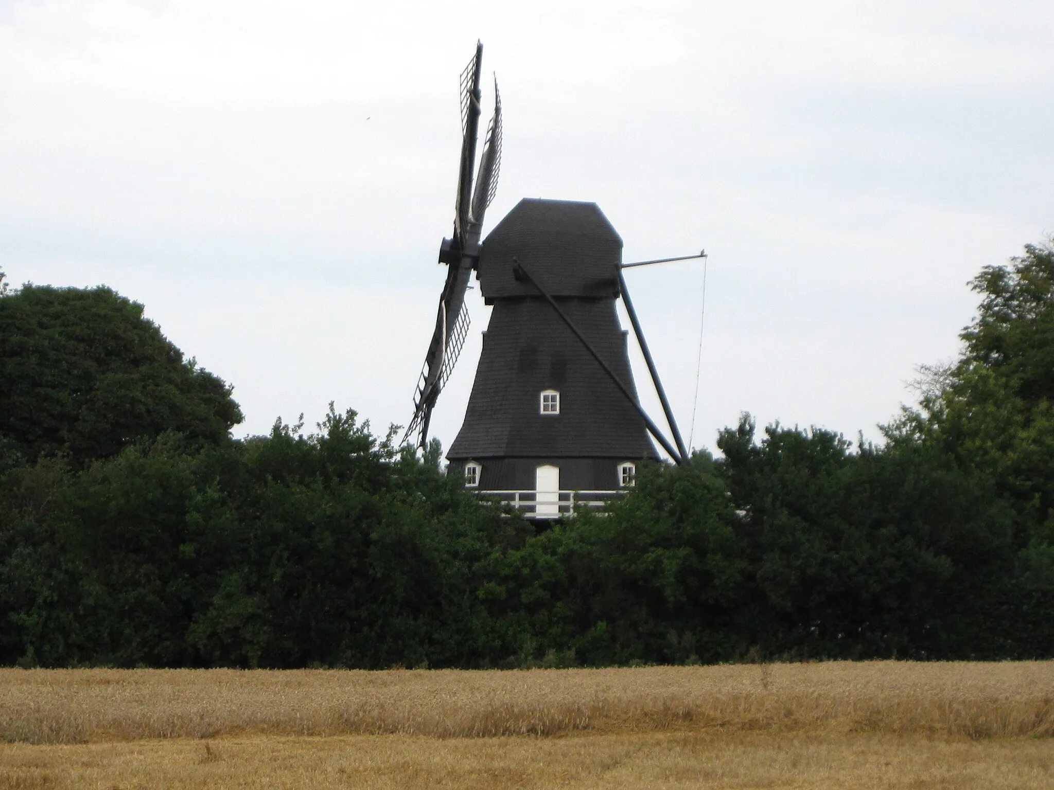 Photo showing: The old wind mill "Vindeby Mølle" in the village "Vindeby". The village is located on the north-western part of Lolland in east Denmark.