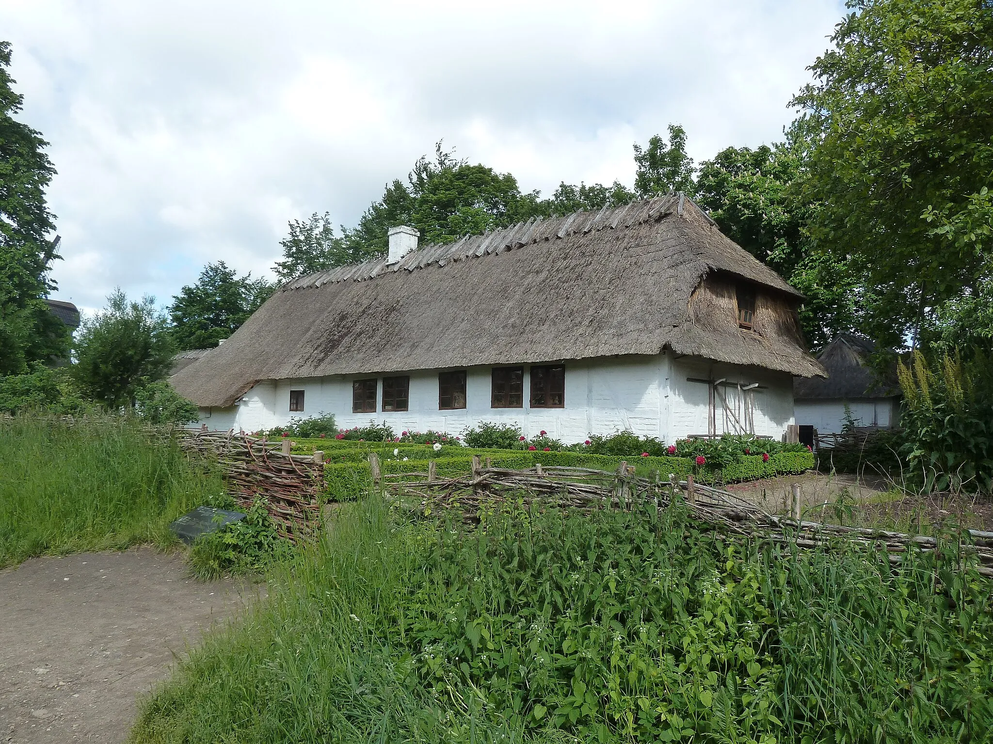 Photo showing: Smallholder house from Dannemare, Lolland, now on Frilandsmuseet (the open air museum) north of Copenhagen.