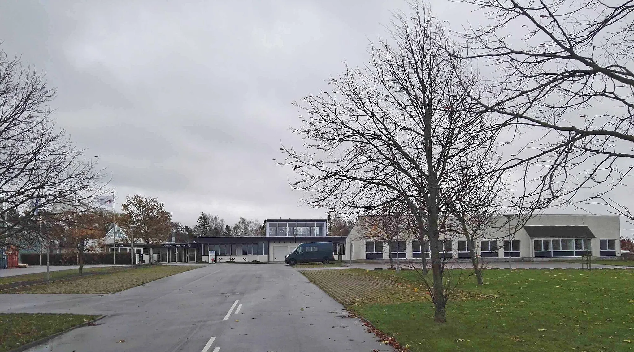 Photo showing: Den tidligere Dragsholm Kommunes rådhus på Rådhusvej 75 i Fårevejle Stationsby.