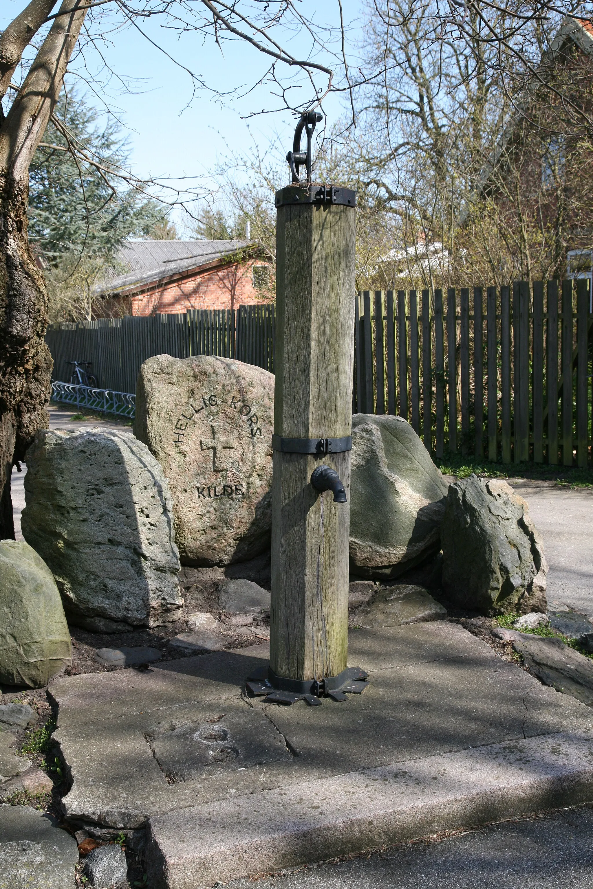 Photo showing: Pump outside Boeslunde church near Korsør, Denmark