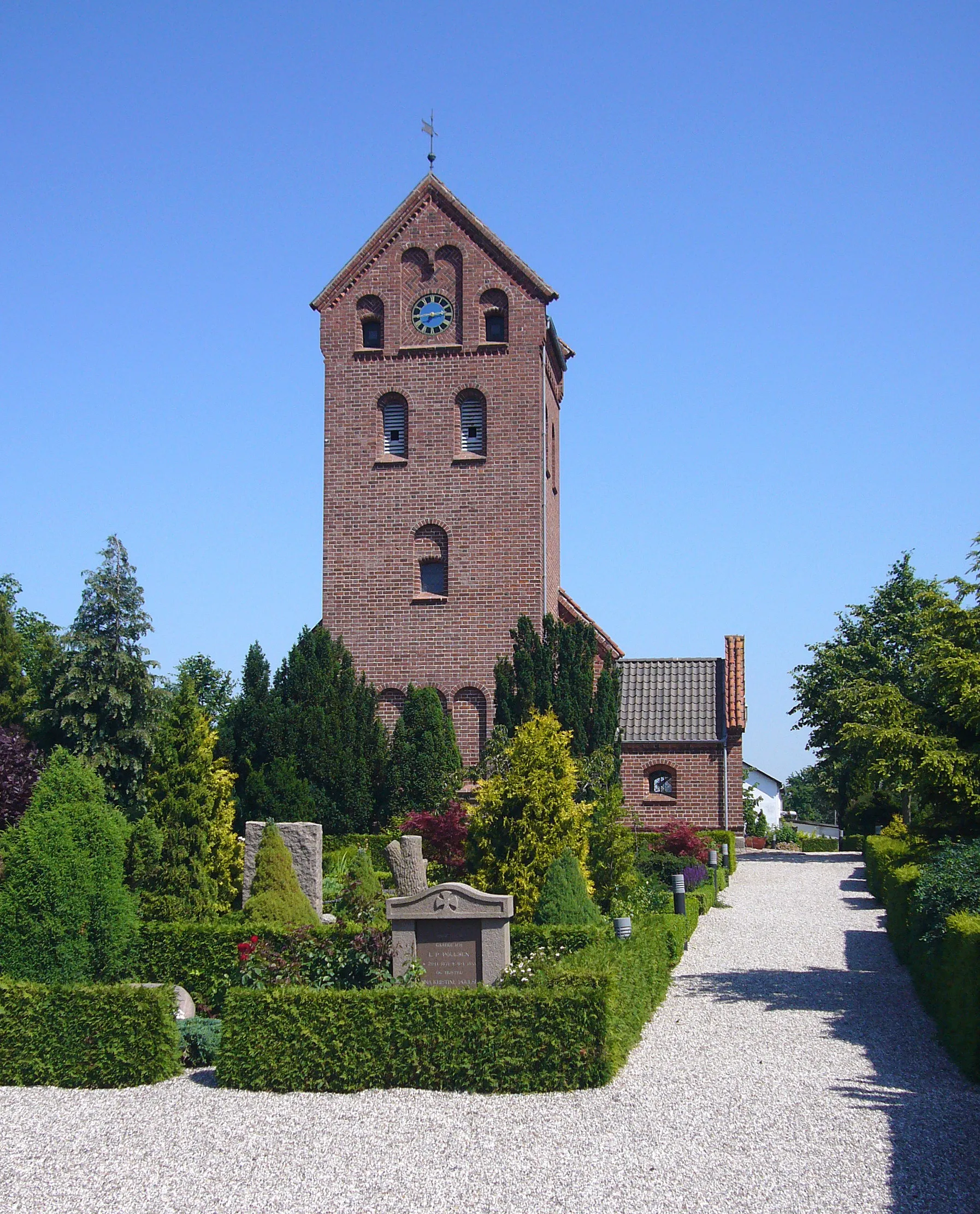 Photo showing: Vindinge Kirke, Roskilde County, Denmark.

View from west.