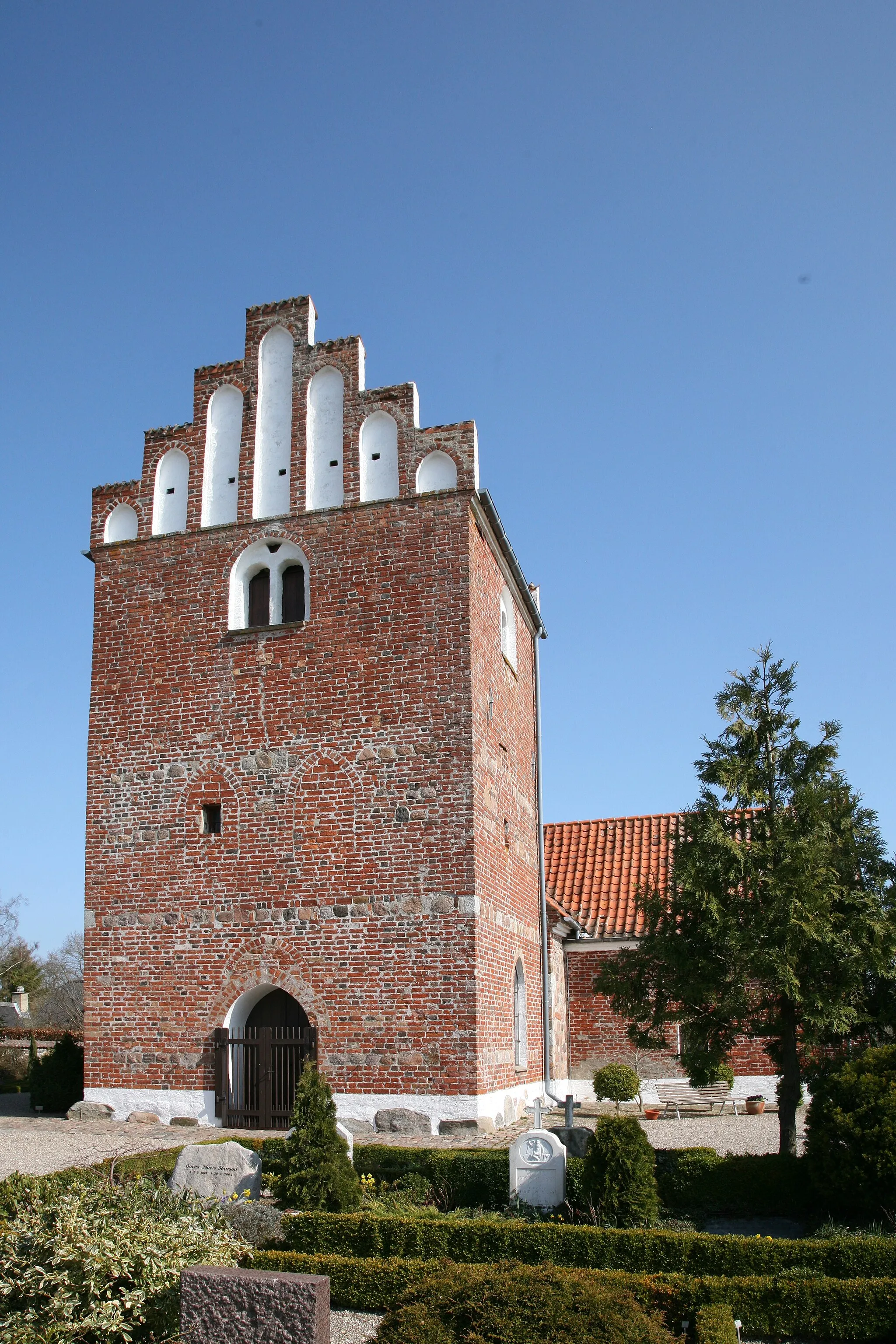 Photo showing: Vester Broby kirke - a village church south of Sorø in Denmark - famous for its wall paintings