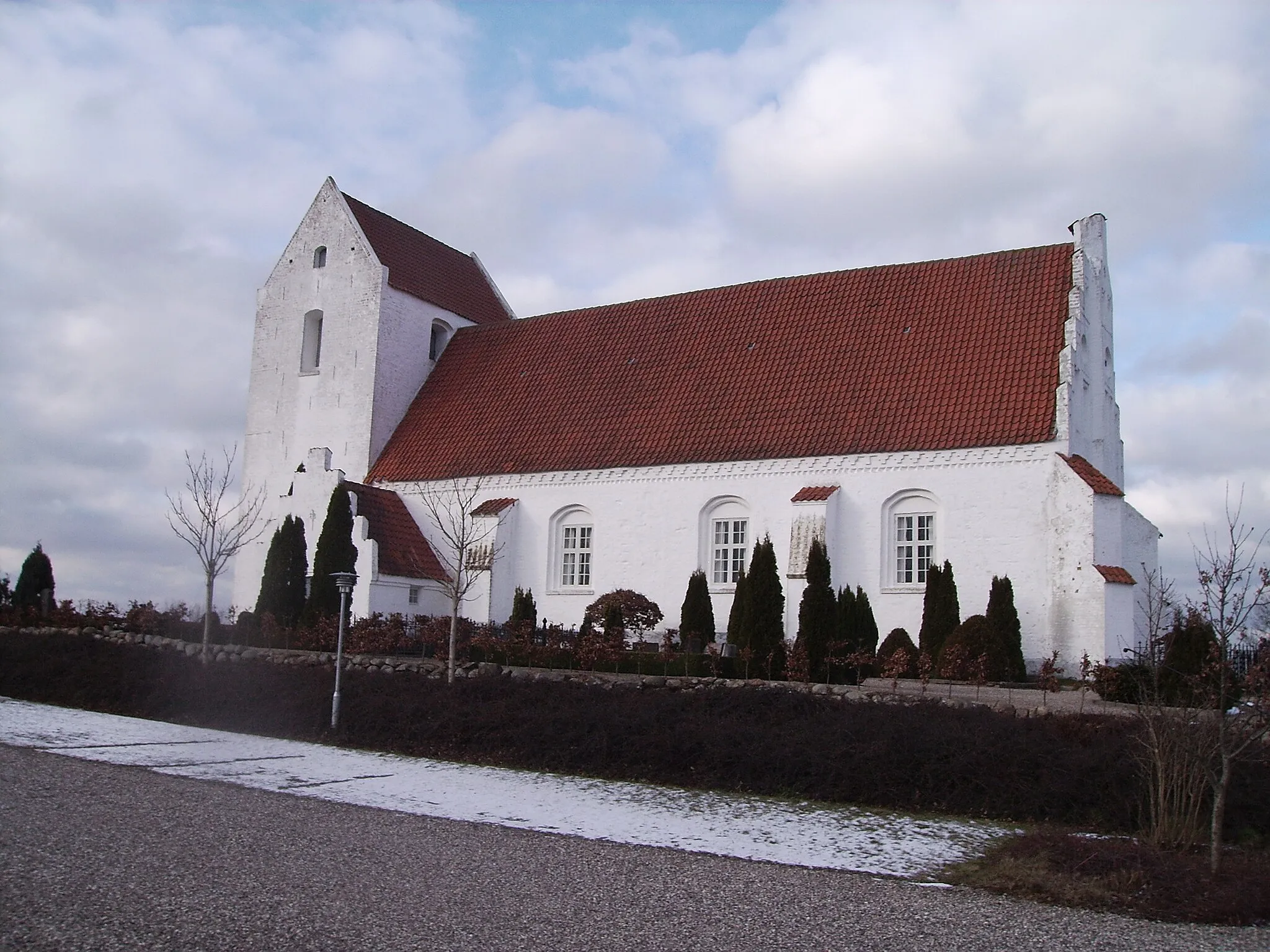 Photo showing: Brændekilde Kirke, Brændekilde Sogn, Odense Herred, Odense Amt, Denmark (Danish Church) - Brændekilde Kirke fra sydøst