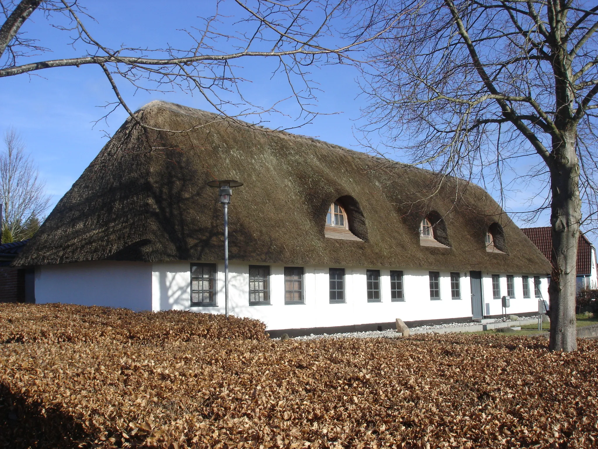 Photo showing: Alminds ældste hus, set fra sydvest