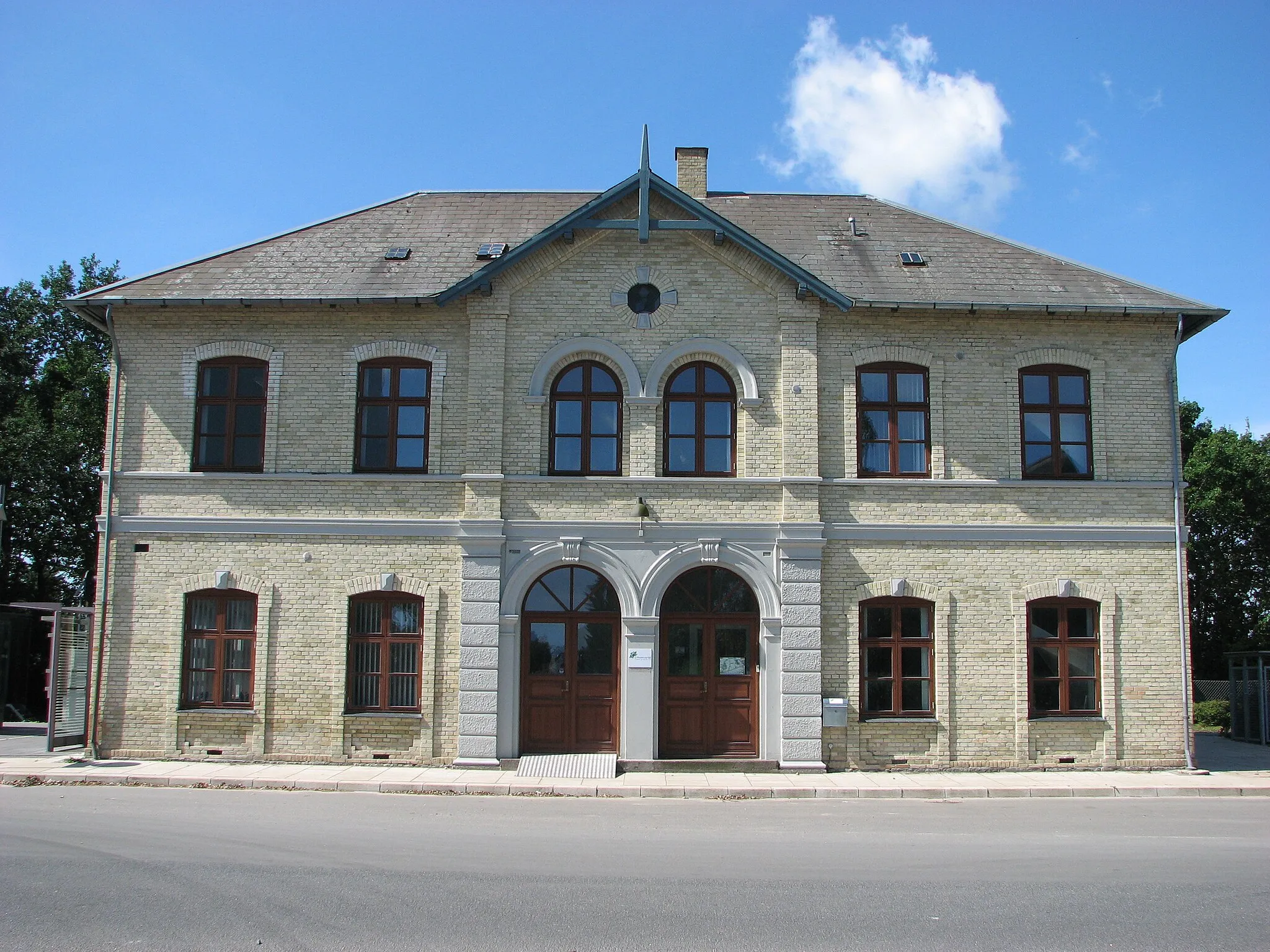 Photo showing: The railroad station in Kværndrup, Funen, Denmark