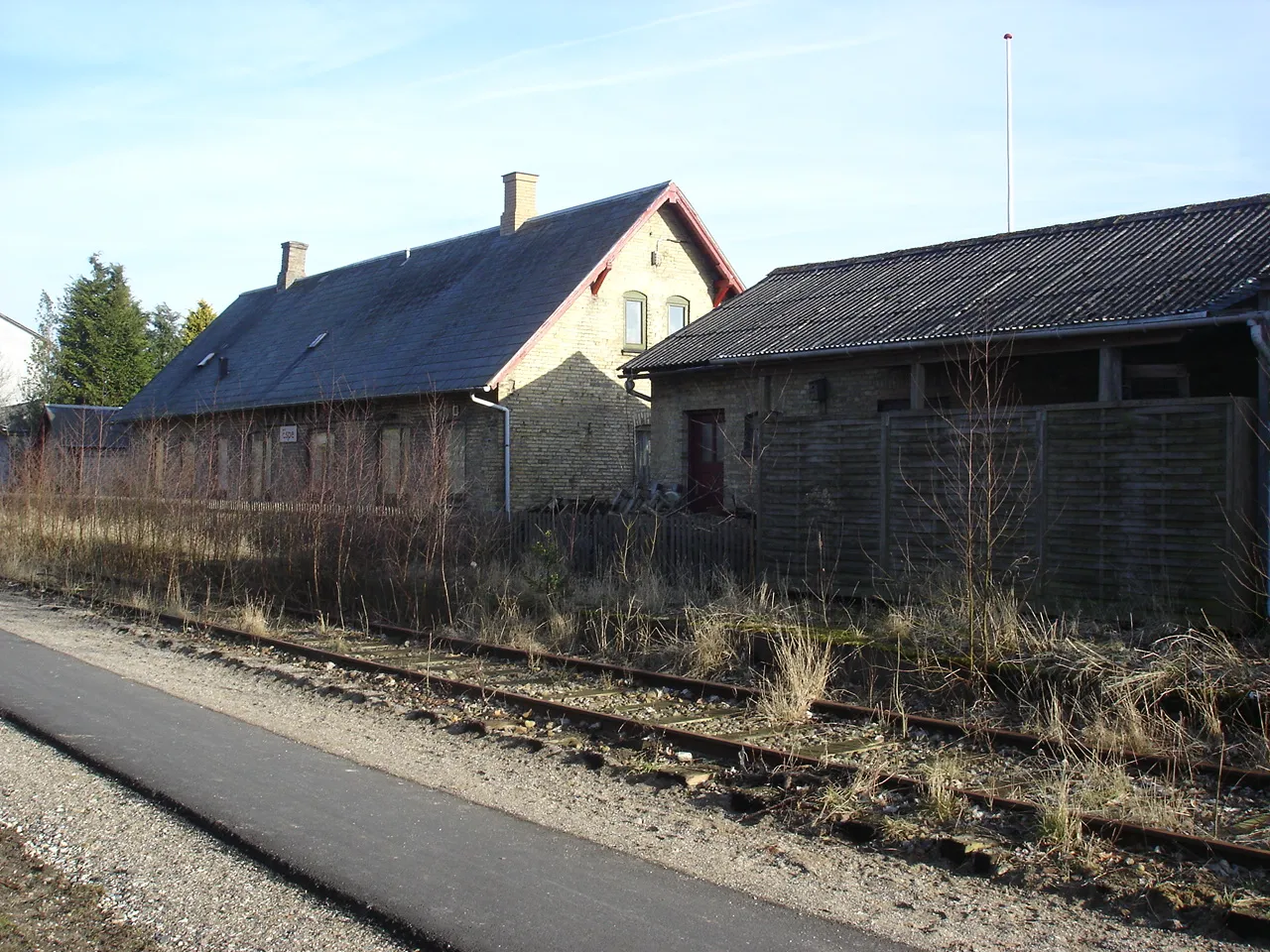Photo showing: Espe Station fra sporsiden
