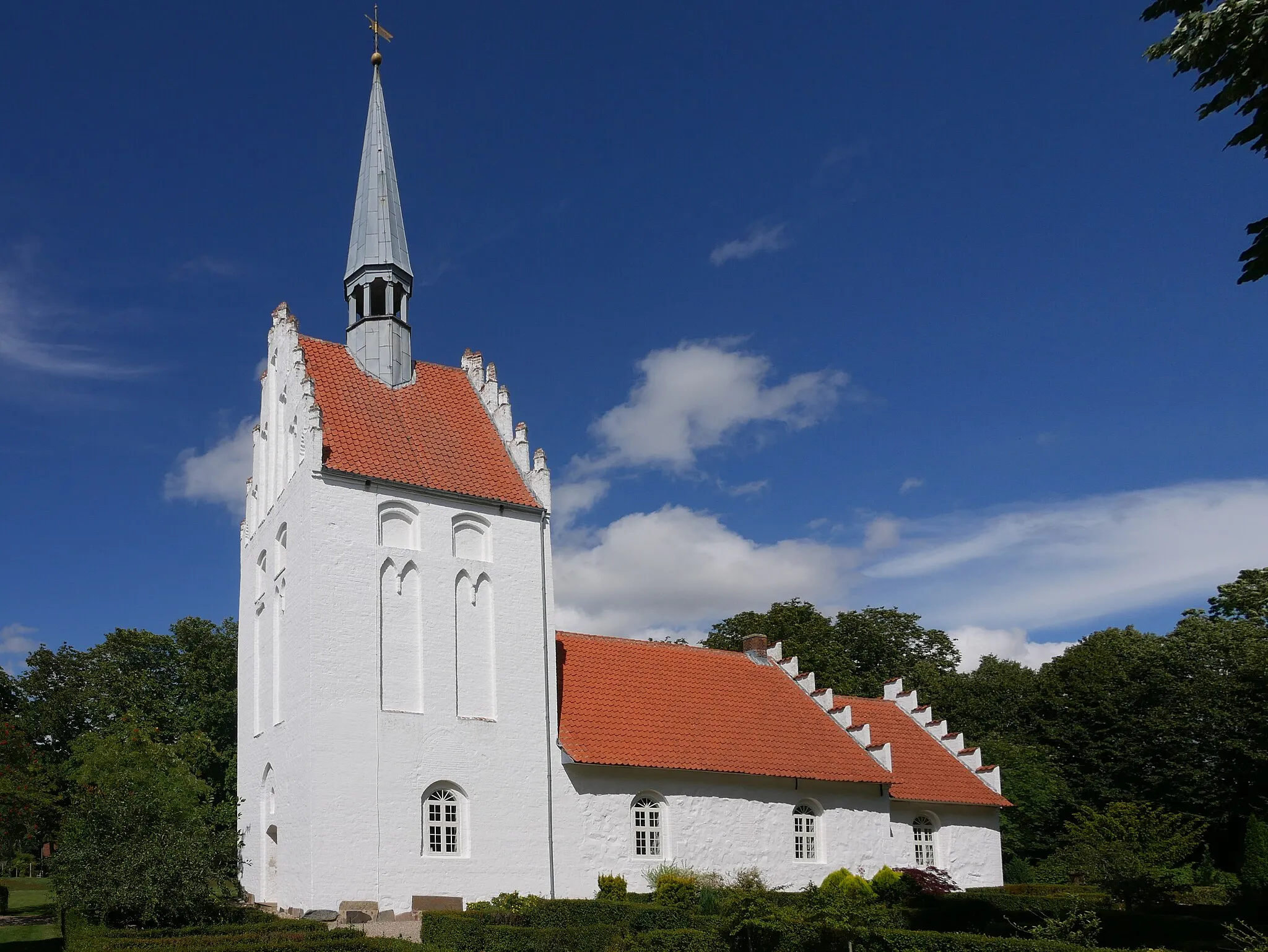 Photo showing: Sandager Kirke - Aussenansicht von Süden