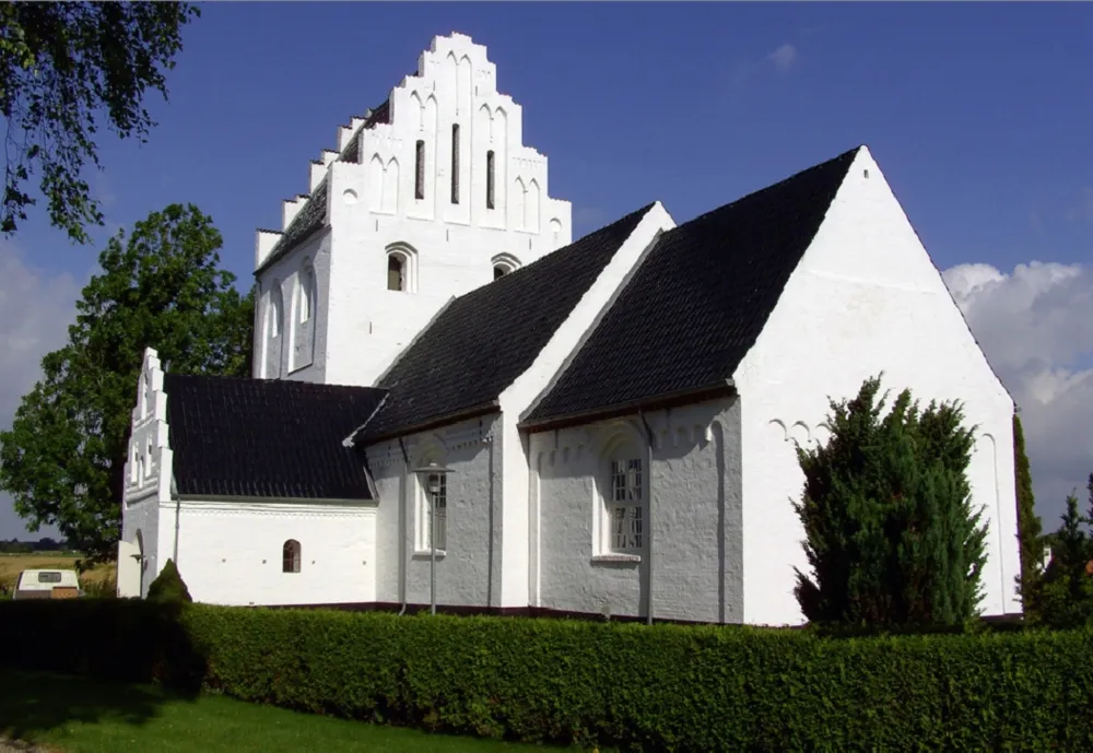 Photo showing: Indslev kirke, Middelfart, fra sydøst