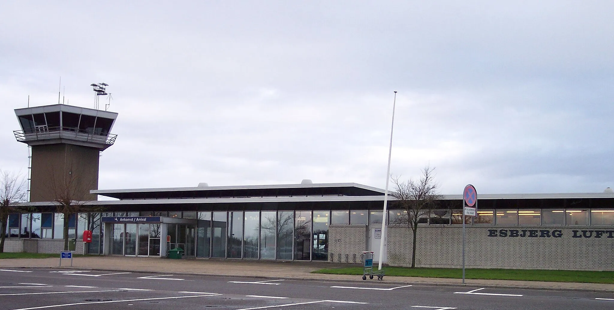 Photo showing: Esbjerg Airport