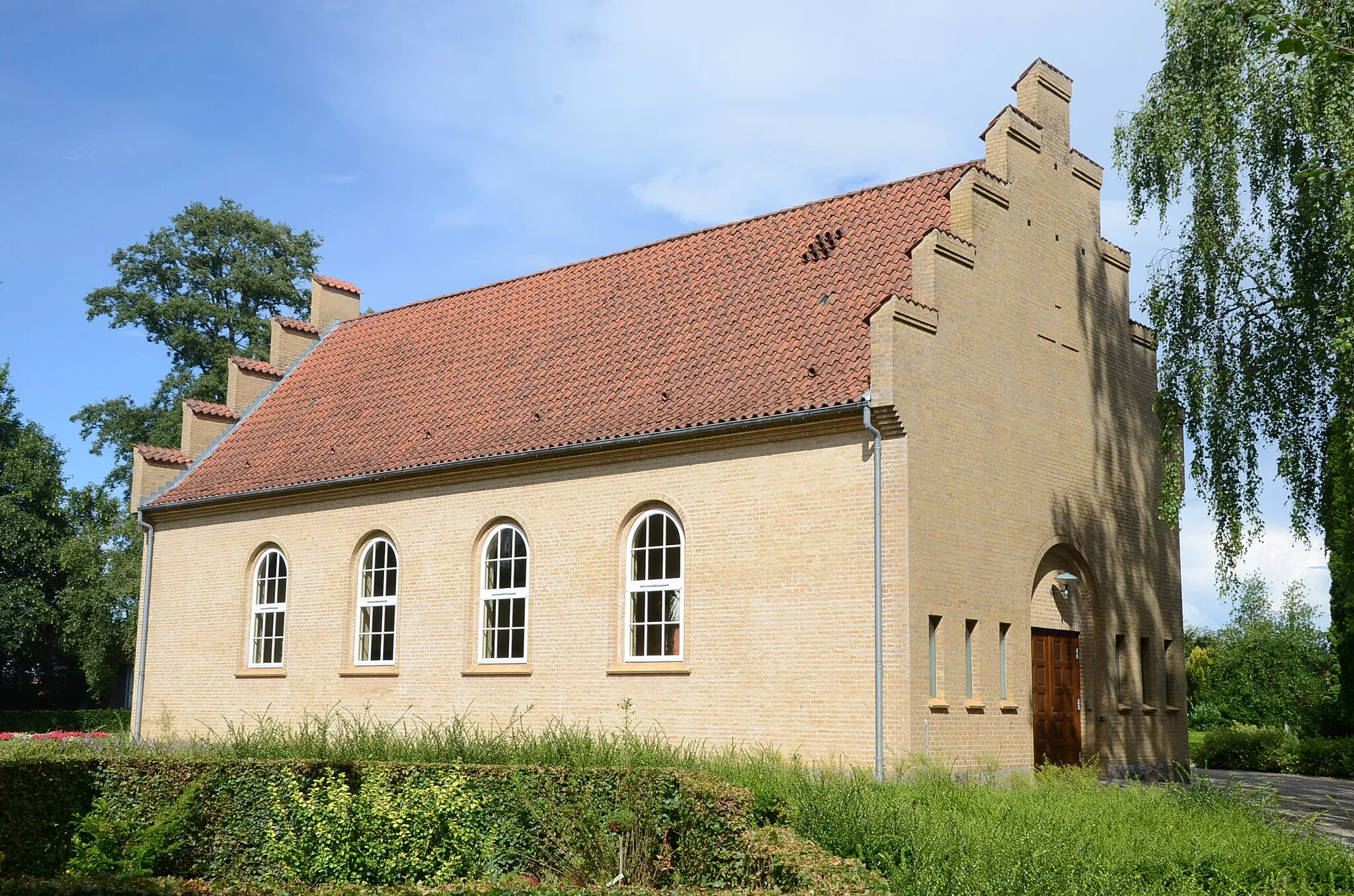 Photo showing: Bygning på kirkegården i Gråsten