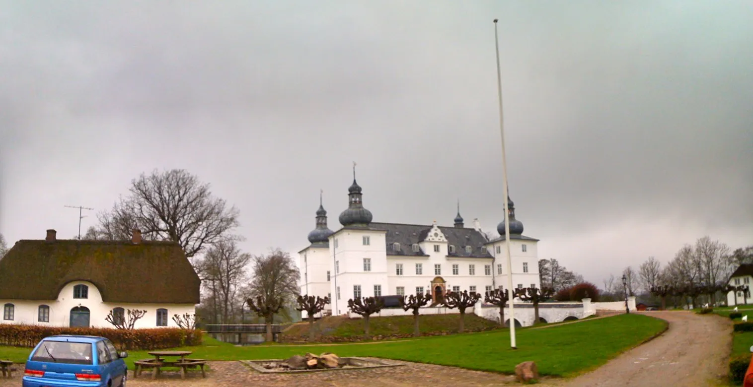 Photo showing: Engelsholm, a former manor house and current folk high school 14 km west of Vejle, Denmark.