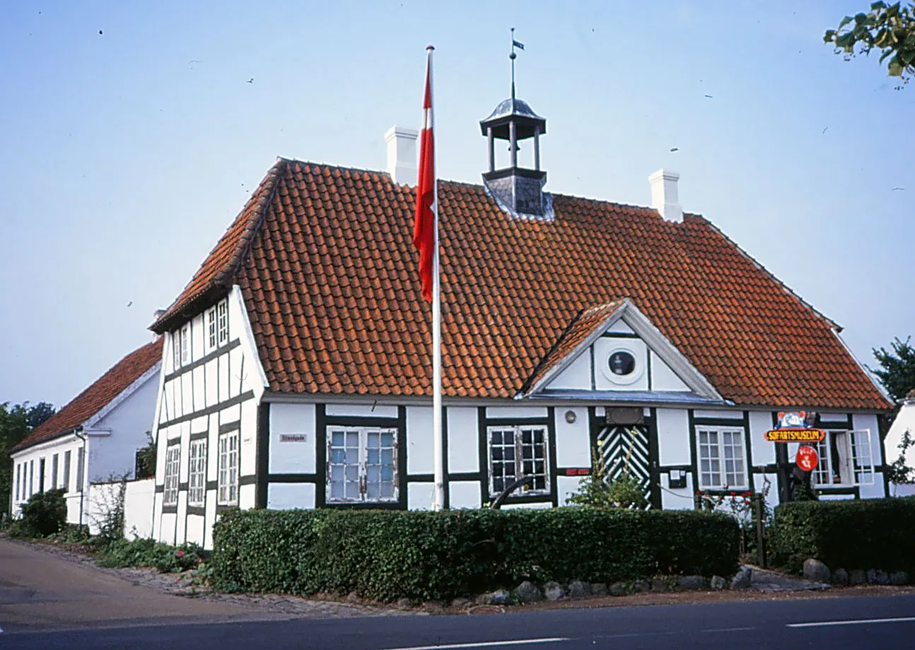 Photo showing: Søfartsmuseet in Troense, Tåsinge. August 1997. Closed i 2007.