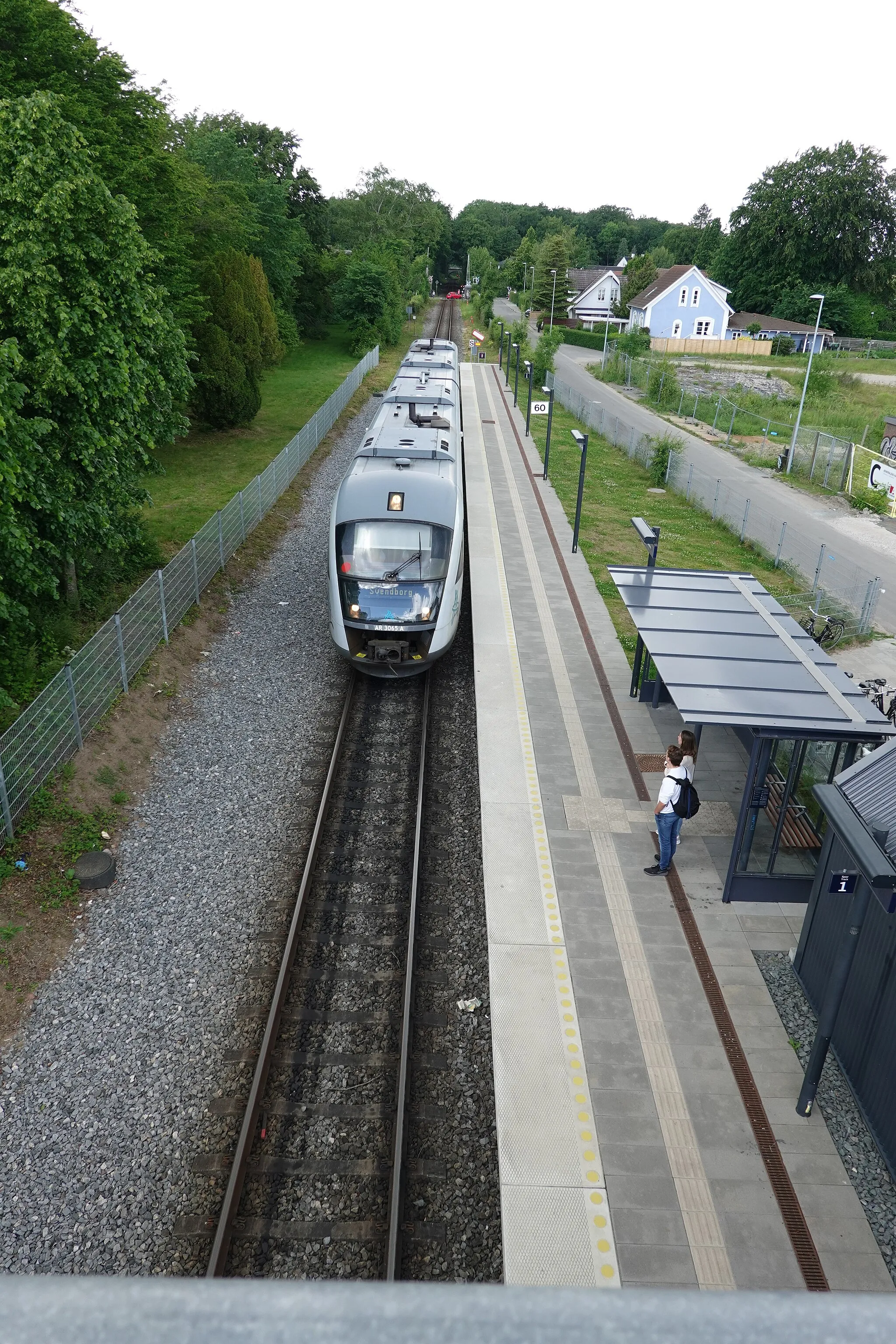 Photo showing: Arriva trein bij de halte Hjallese