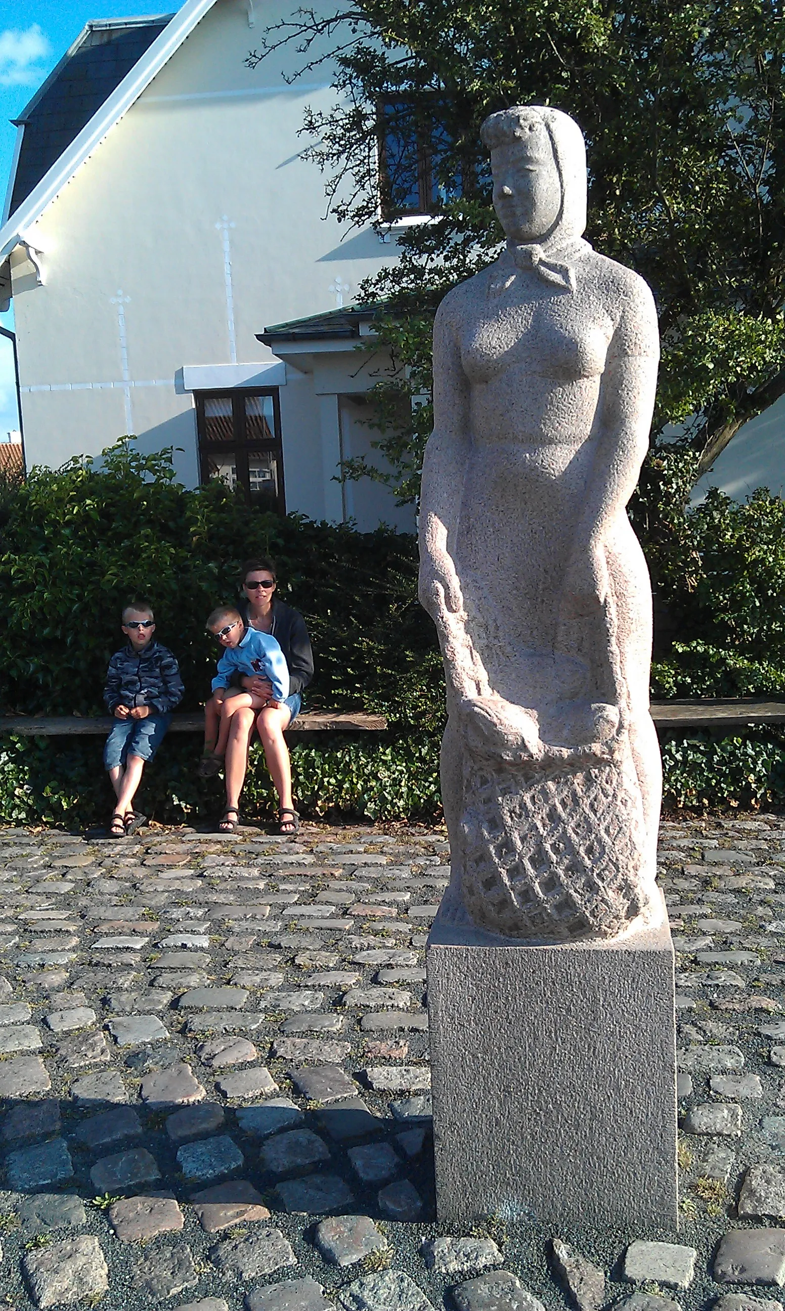 Photo showing: Amanda from Kerteminde is a statue situated in Kerteminde, Denmark.